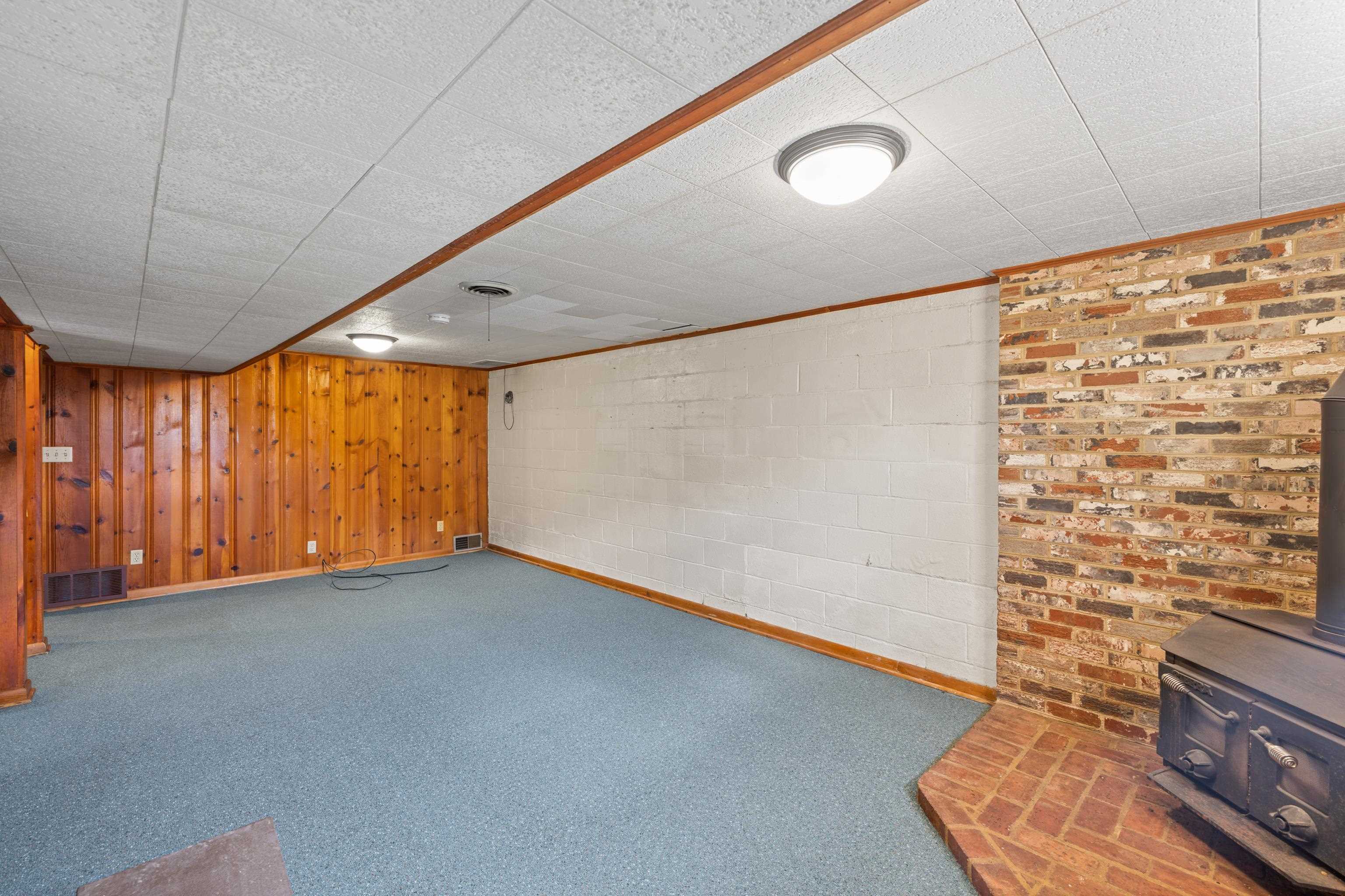 1070 HARMAN RD, HARRISONBURG, Virginia 22802, 2 Bedrooms Bedrooms, ,1 BathroomBathrooms,Residential,Home Sweet NextHome,1070 HARMAN RD,676265 MLS # 676265