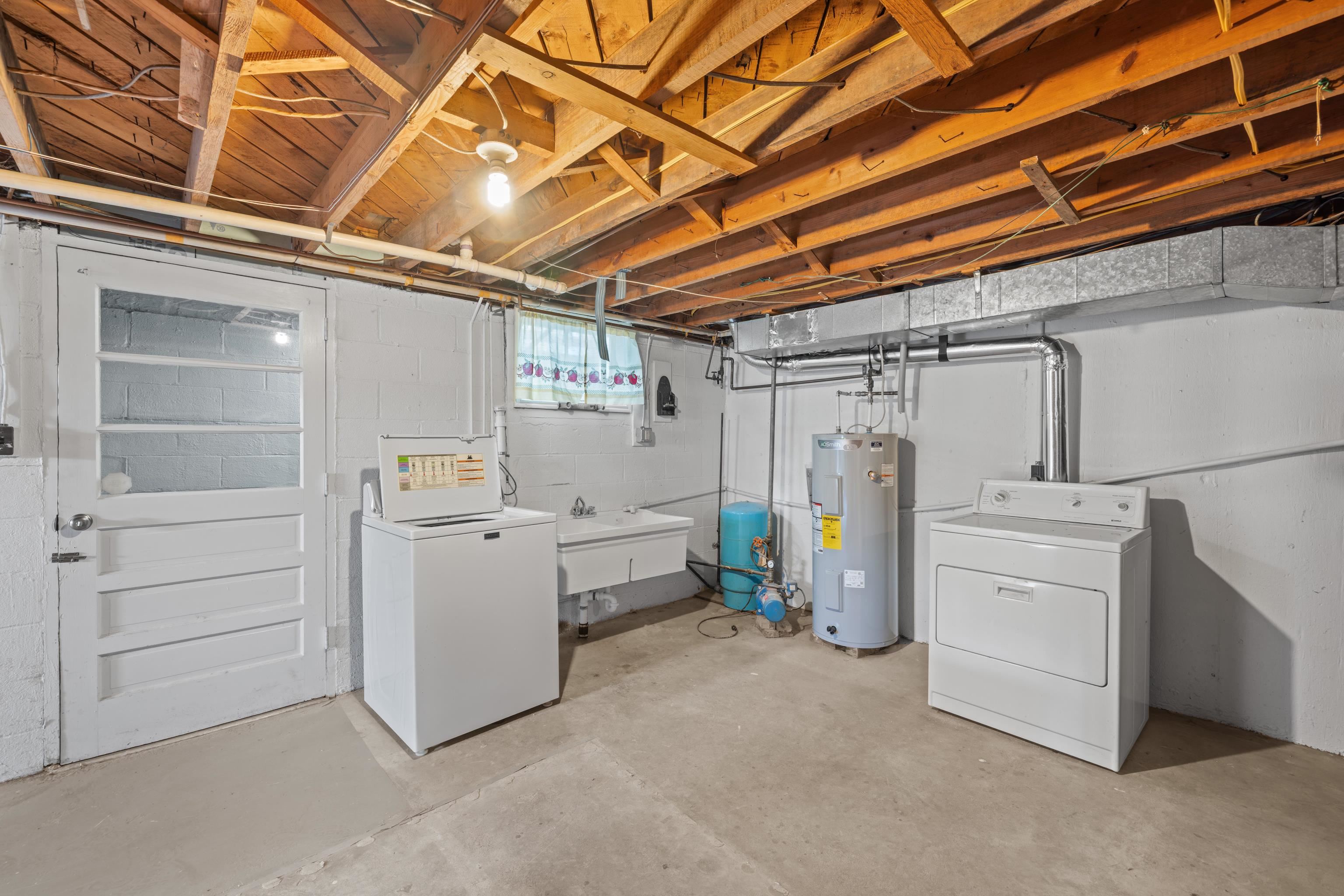 1070 HARMAN RD, HARRISONBURG, Virginia 22802, 2 Bedrooms Bedrooms, ,1 BathroomBathrooms,Residential,Home Sweet NextHome,1070 HARMAN RD,676265 MLS # 676265