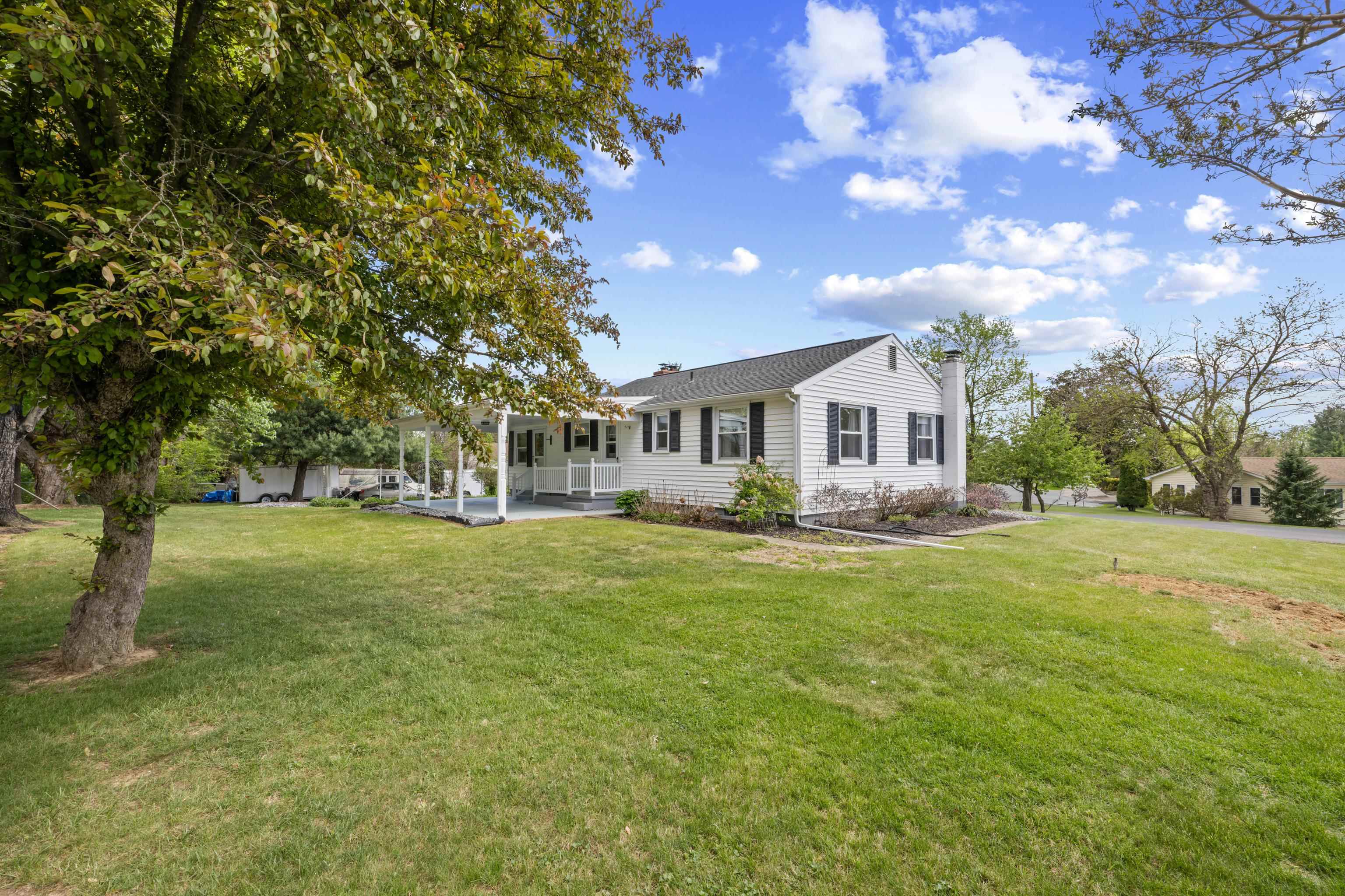 1070 HARMAN RD, HARRISONBURG, Virginia 22802, 2 Bedrooms Bedrooms, ,1 BathroomBathrooms,Residential,Home Sweet NextHome,1070 HARMAN RD,676265 MLS # 676265