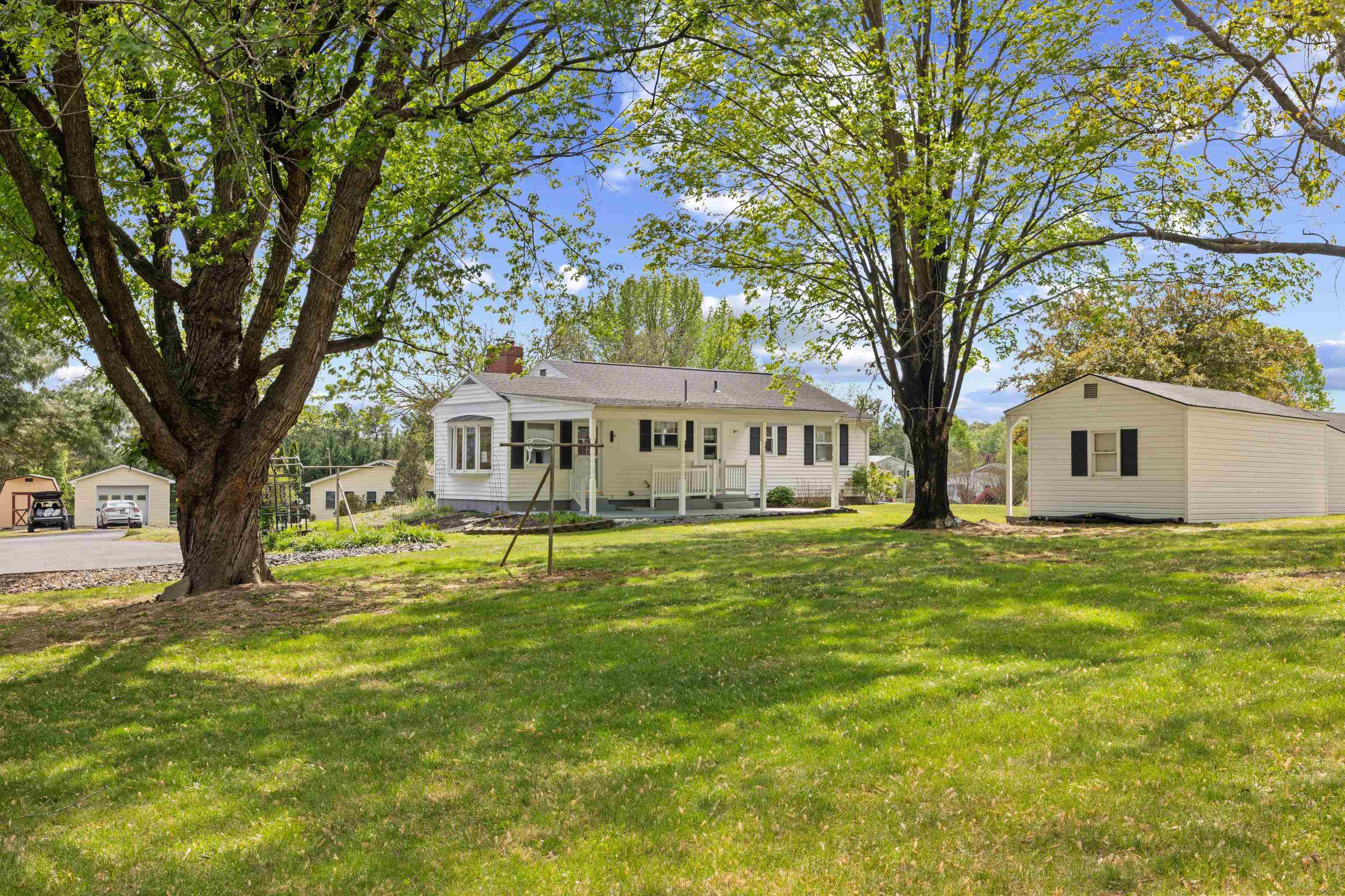 1070 HARMAN RD, HARRISONBURG, Virginia 22802, 2 Bedrooms Bedrooms, ,1 BathroomBathrooms,Residential,Home Sweet NextHome,1070 HARMAN RD,676265 MLS # 676265