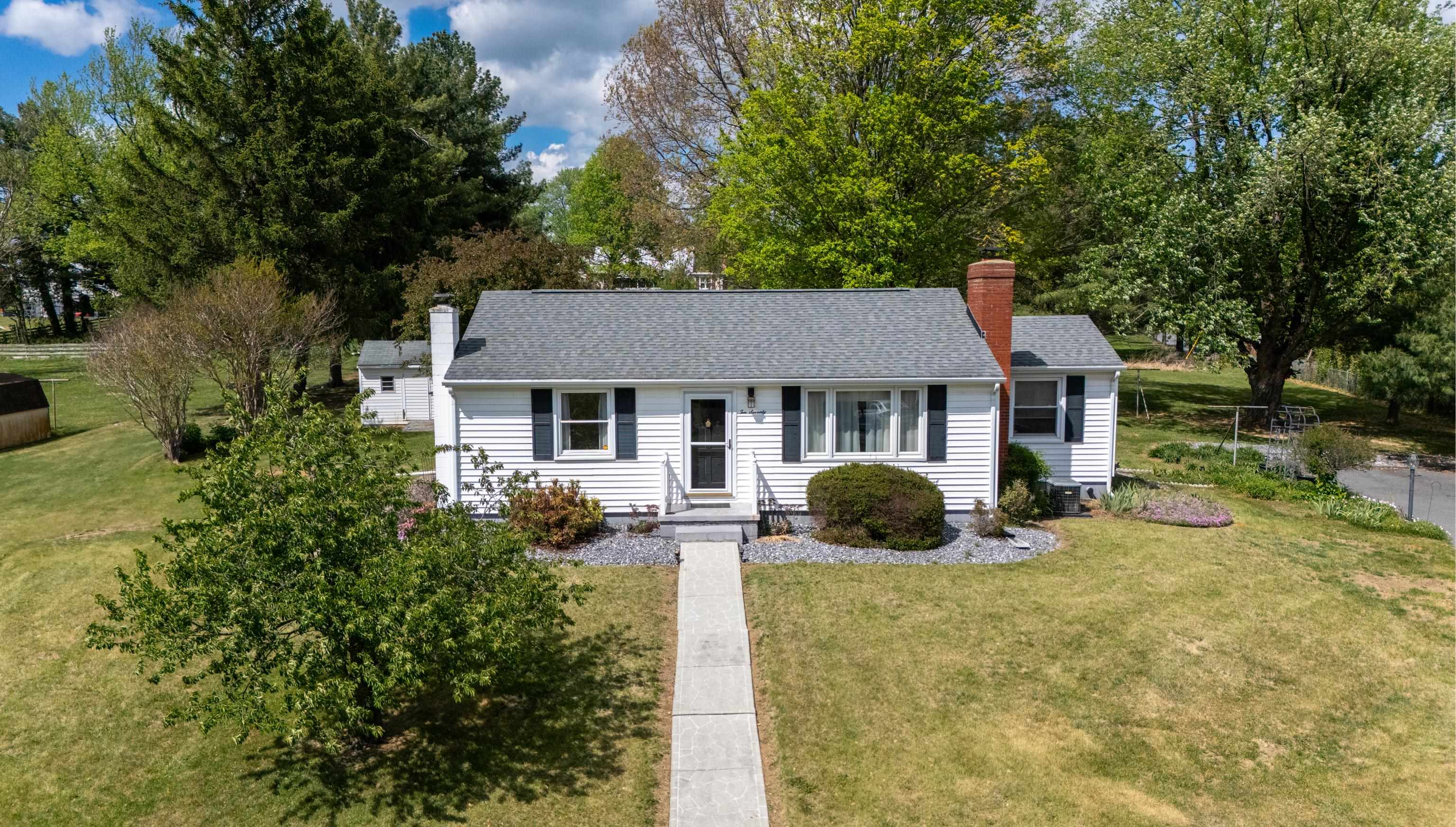 1070 HARMAN RD, HARRISONBURG, Virginia 22802, 2 Bedrooms Bedrooms, ,1 BathroomBathrooms,Residential,Home Sweet NextHome,1070 HARMAN RD,676265 MLS # 676265