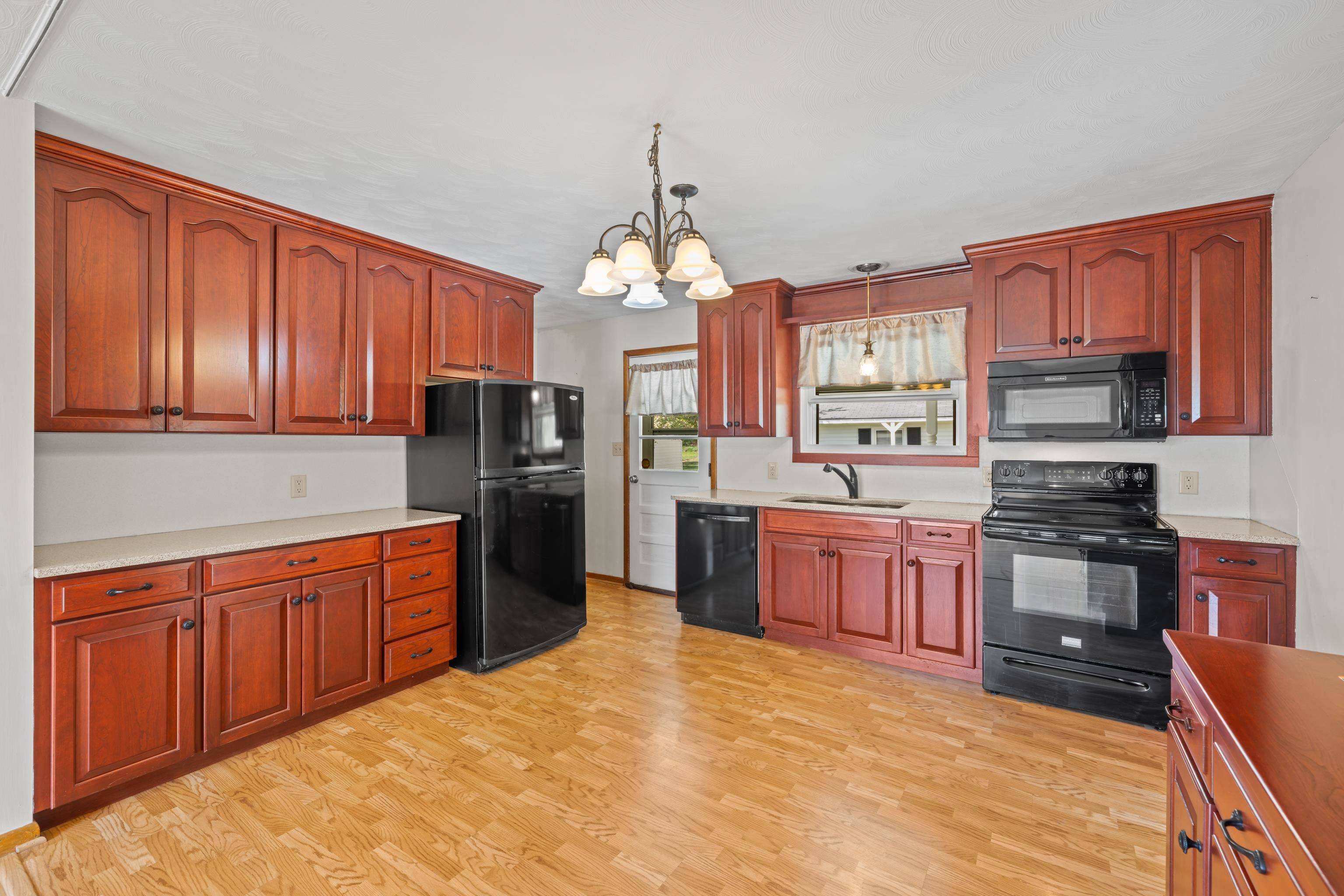 1070 HARMAN RD, HARRISONBURG, Virginia 22802, 2 Bedrooms Bedrooms, ,1 BathroomBathrooms,Residential,Home Sweet NextHome,1070 HARMAN RD,676265 MLS # 676265