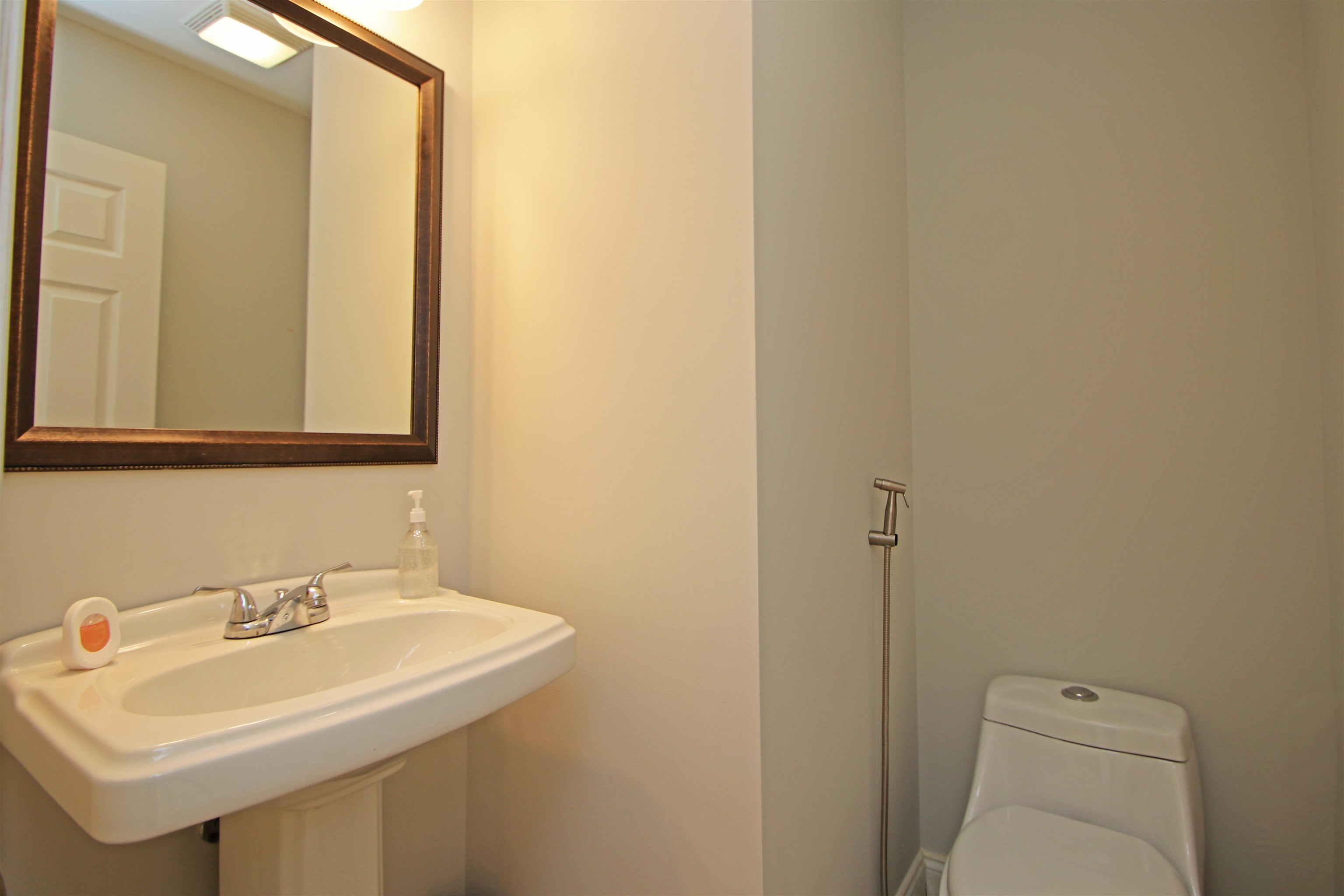 1810 MANOR DR, HARRISONBURG, Virginia 22801, 4 Bedrooms Bedrooms, ,2 BathroomsBathrooms,Residential,1810 MANOR DR,676266 MLS # 676266