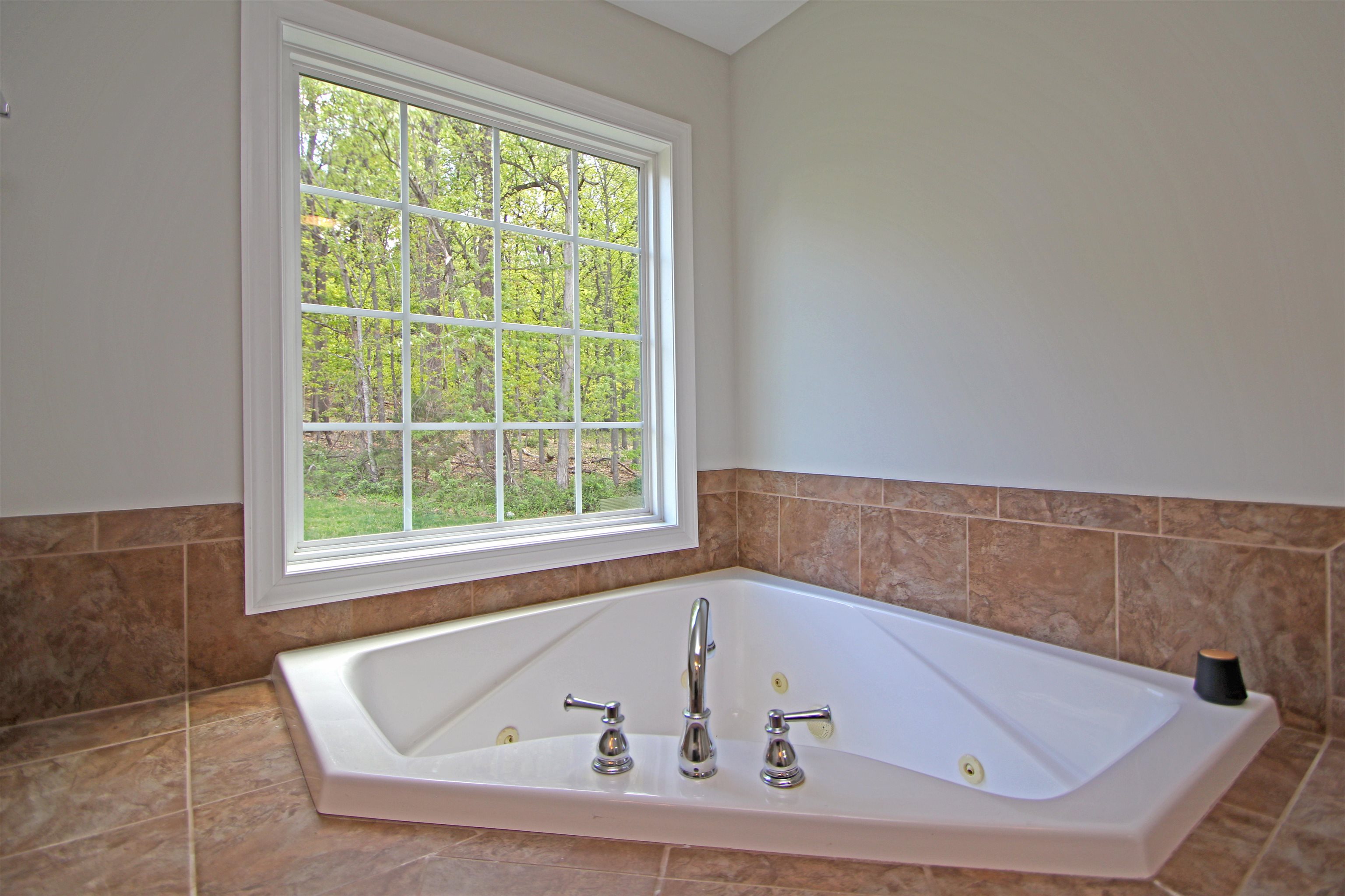 1810 MANOR DR, HARRISONBURG, Virginia 22801, 4 Bedrooms Bedrooms, ,2 BathroomsBathrooms,Residential,1810 MANOR DR,676266 MLS # 676266