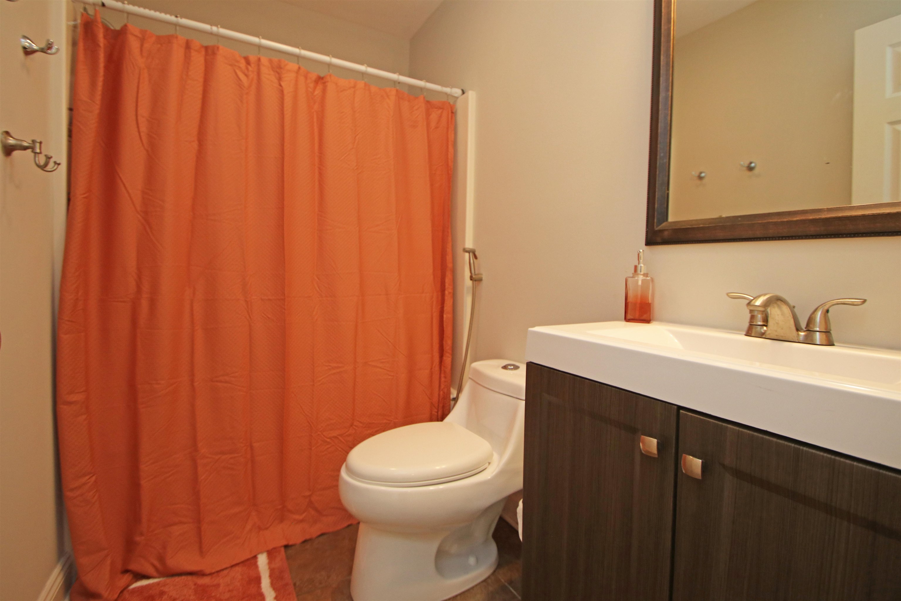 1810 MANOR DR, HARRISONBURG, Virginia 22801, 4 Bedrooms Bedrooms, ,2 BathroomsBathrooms,Residential,1810 MANOR DR,676266 MLS # 676266