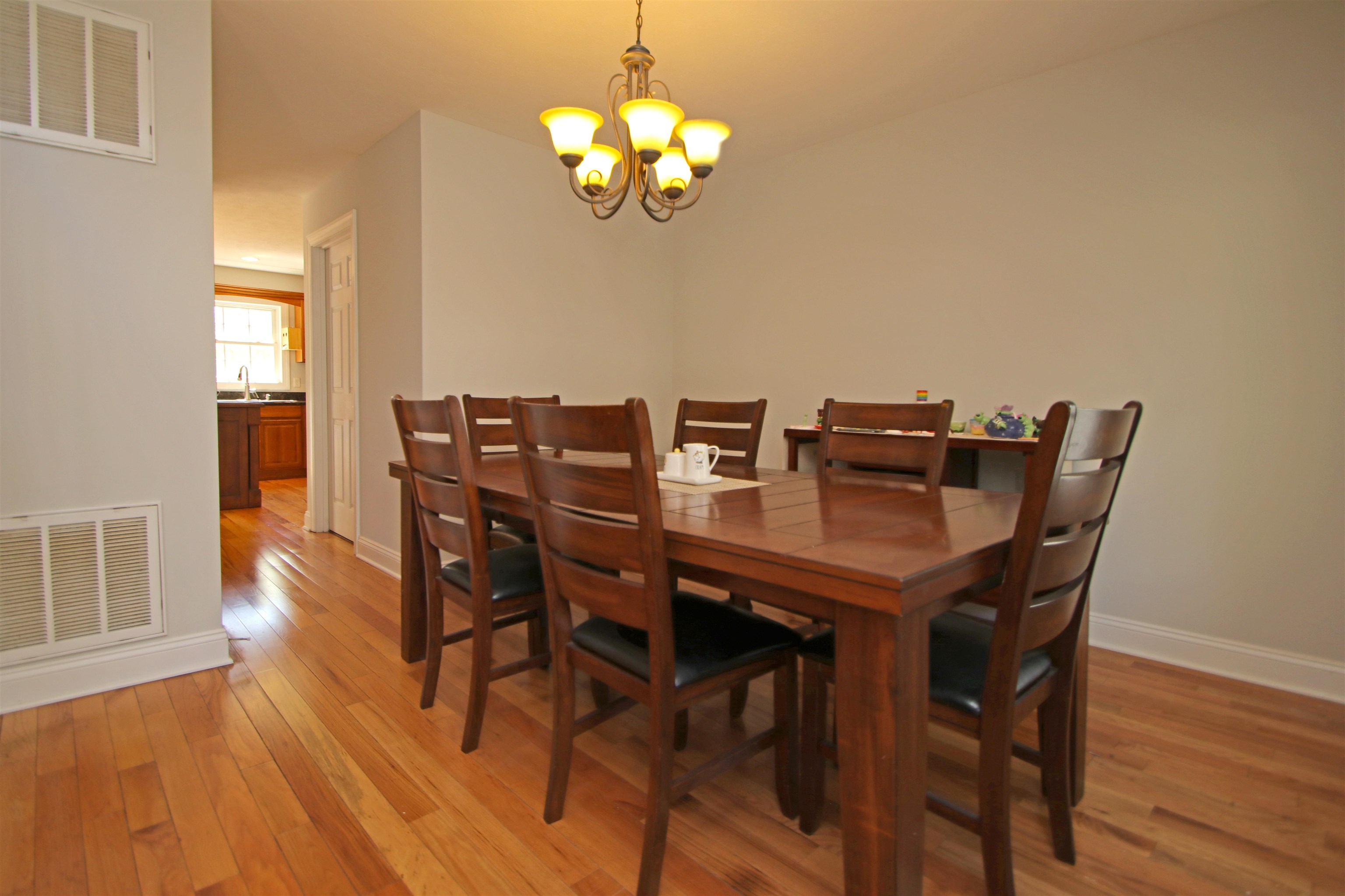 1810 MANOR DR, HARRISONBURG, Virginia 22801, 4 Bedrooms Bedrooms, ,2 BathroomsBathrooms,Residential,1810 MANOR DR,676266 MLS # 676266