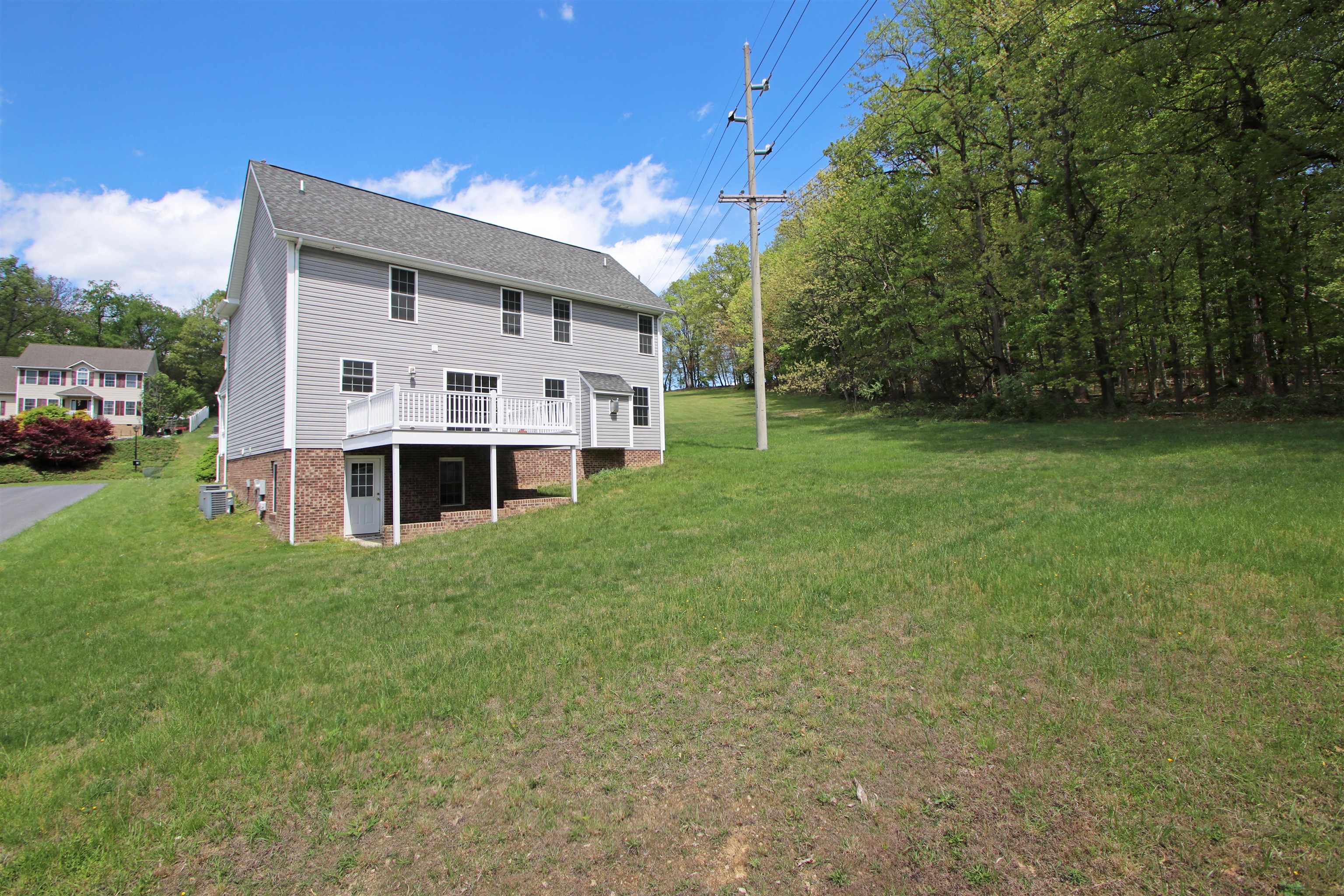 1810 MANOR DR, HARRISONBURG, Virginia 22801, 4 Bedrooms Bedrooms, ,2 BathroomsBathrooms,Residential,1810 MANOR DR,676266 MLS # 676266