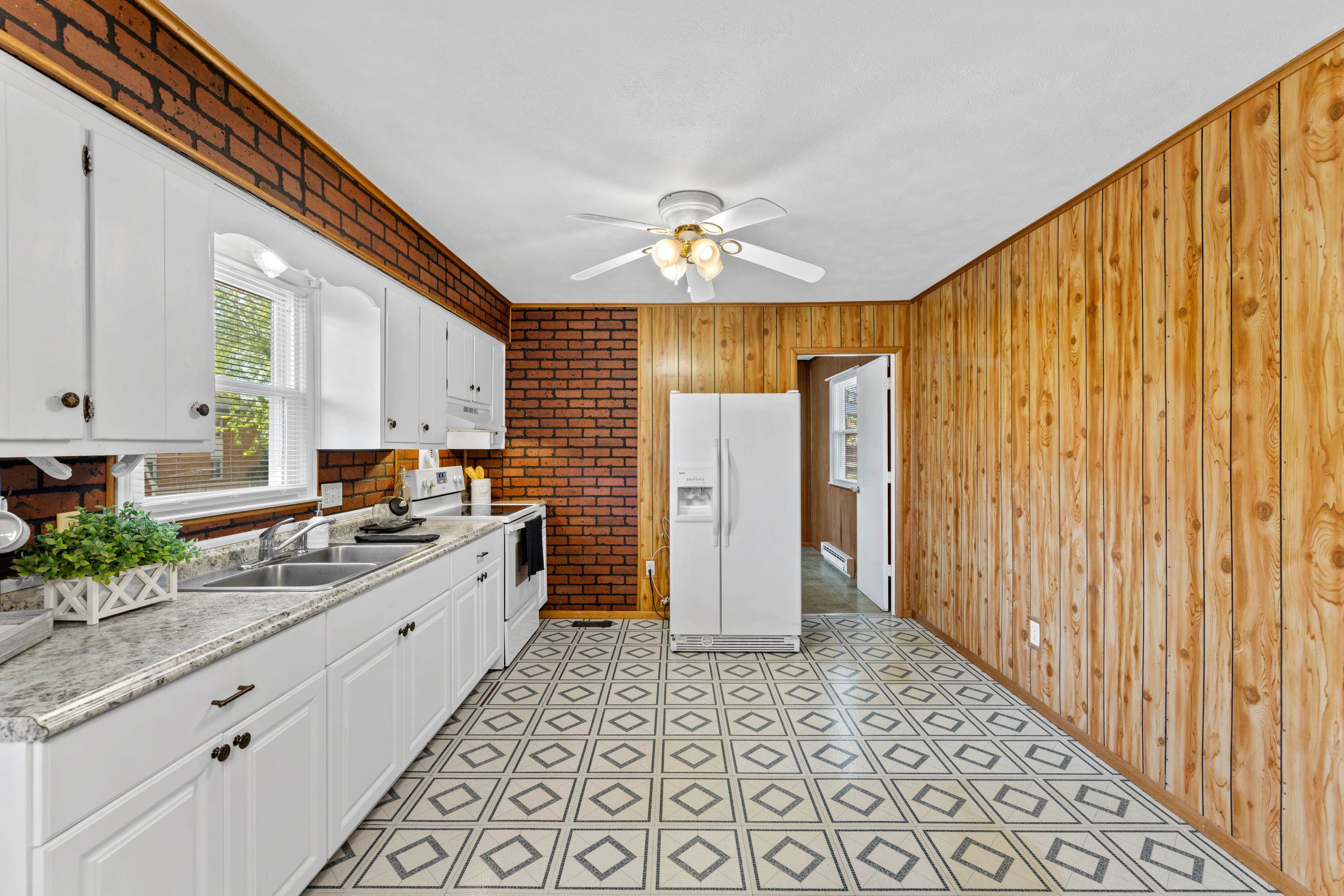 27 SHEN VALLEY DR, WEYERS CAVE, Virginia 24486, 3 Bedrooms Bedrooms, ,1 BathroomBathrooms,Residential,27 SHEN VALLEY DR,676267 MLS # 676267