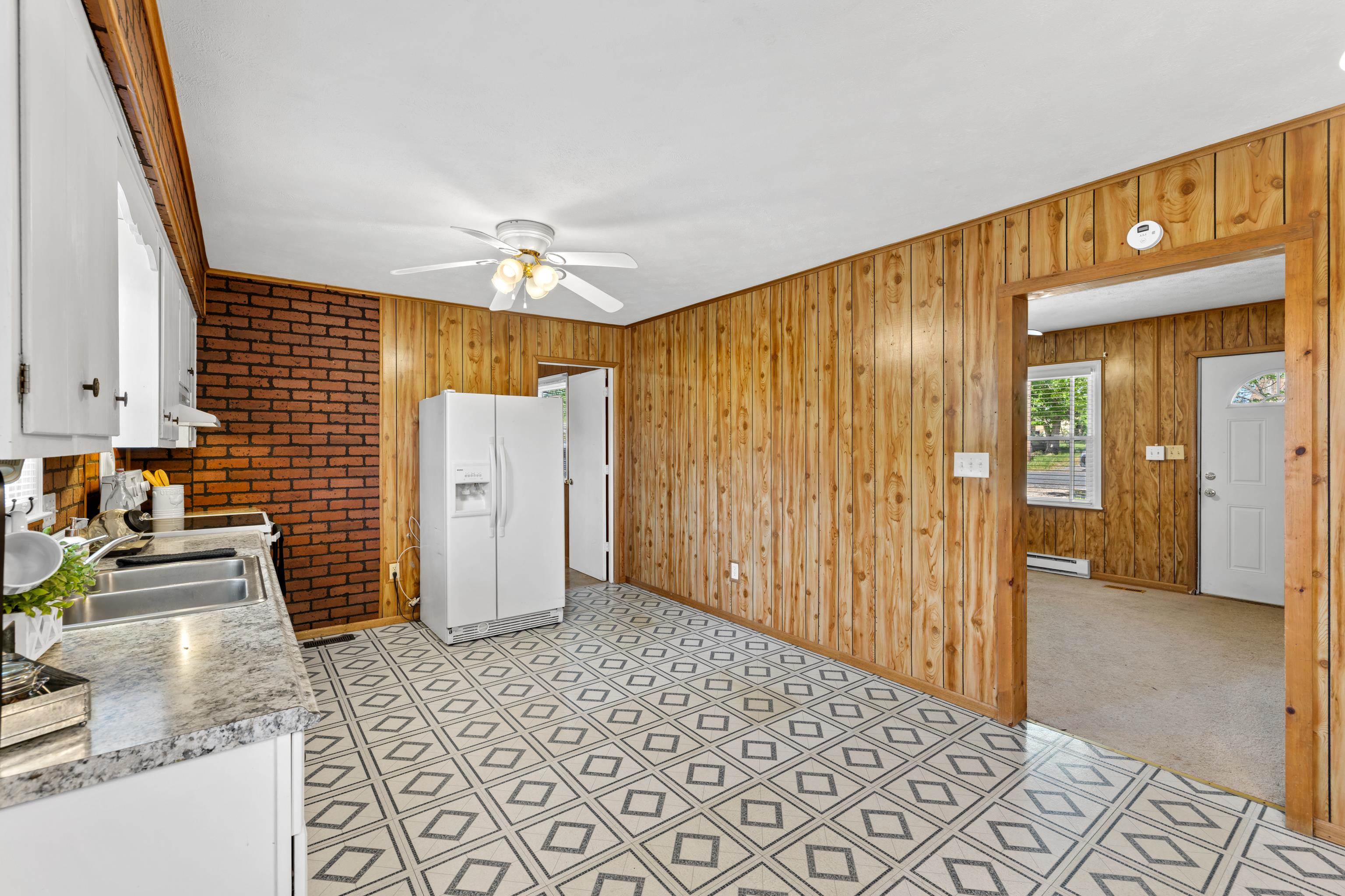 27 SHEN VALLEY DR, WEYERS CAVE, Virginia 24486, 3 Bedrooms Bedrooms, ,1 BathroomBathrooms,Residential,27 SHEN VALLEY DR,676267 MLS # 676267