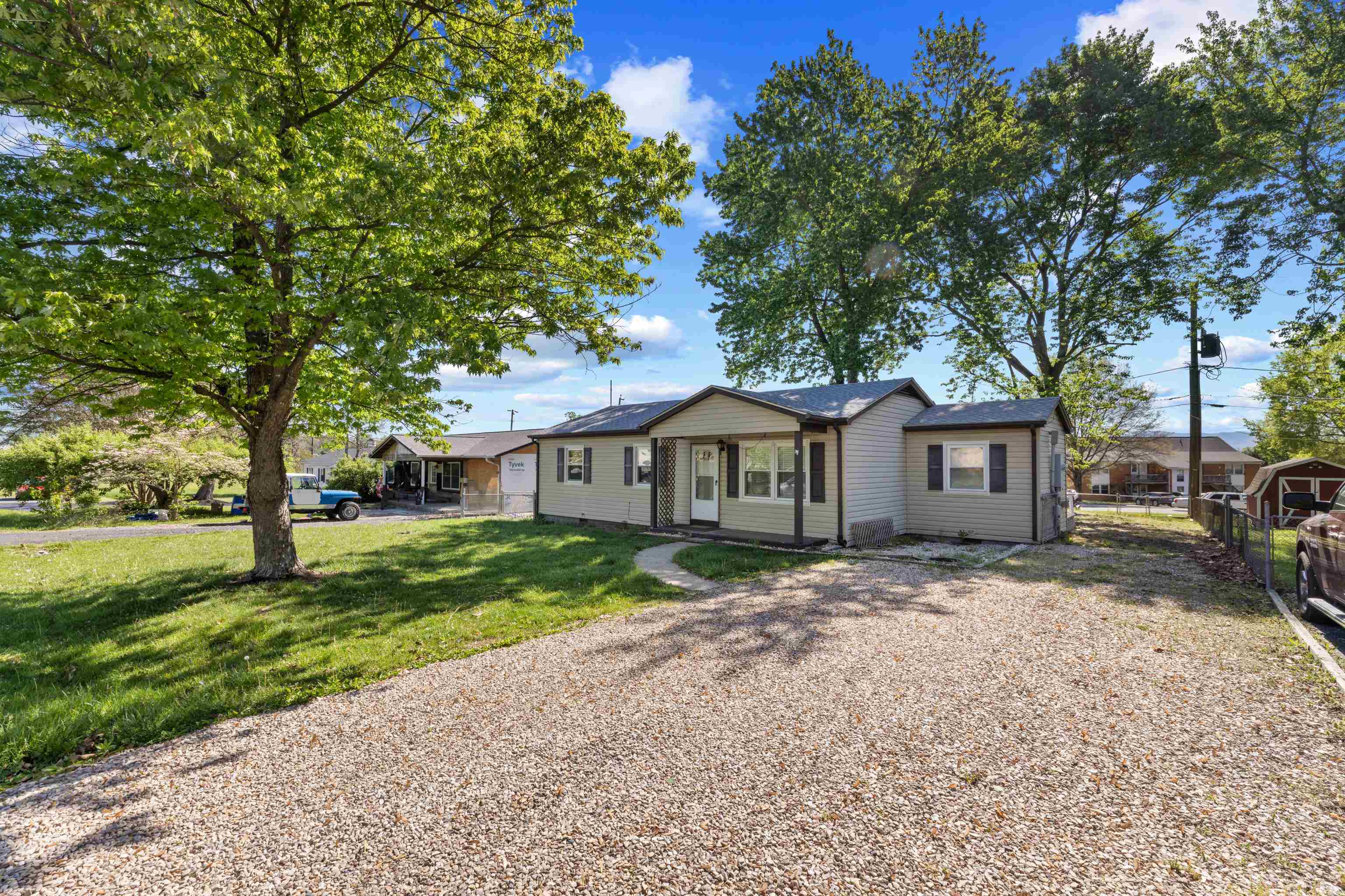 27 SHEN VALLEY DR, WEYERS CAVE, Virginia 24486, 3 Bedrooms Bedrooms, ,1 BathroomBathrooms,Residential,27 SHEN VALLEY DR,676267 MLS # 676267