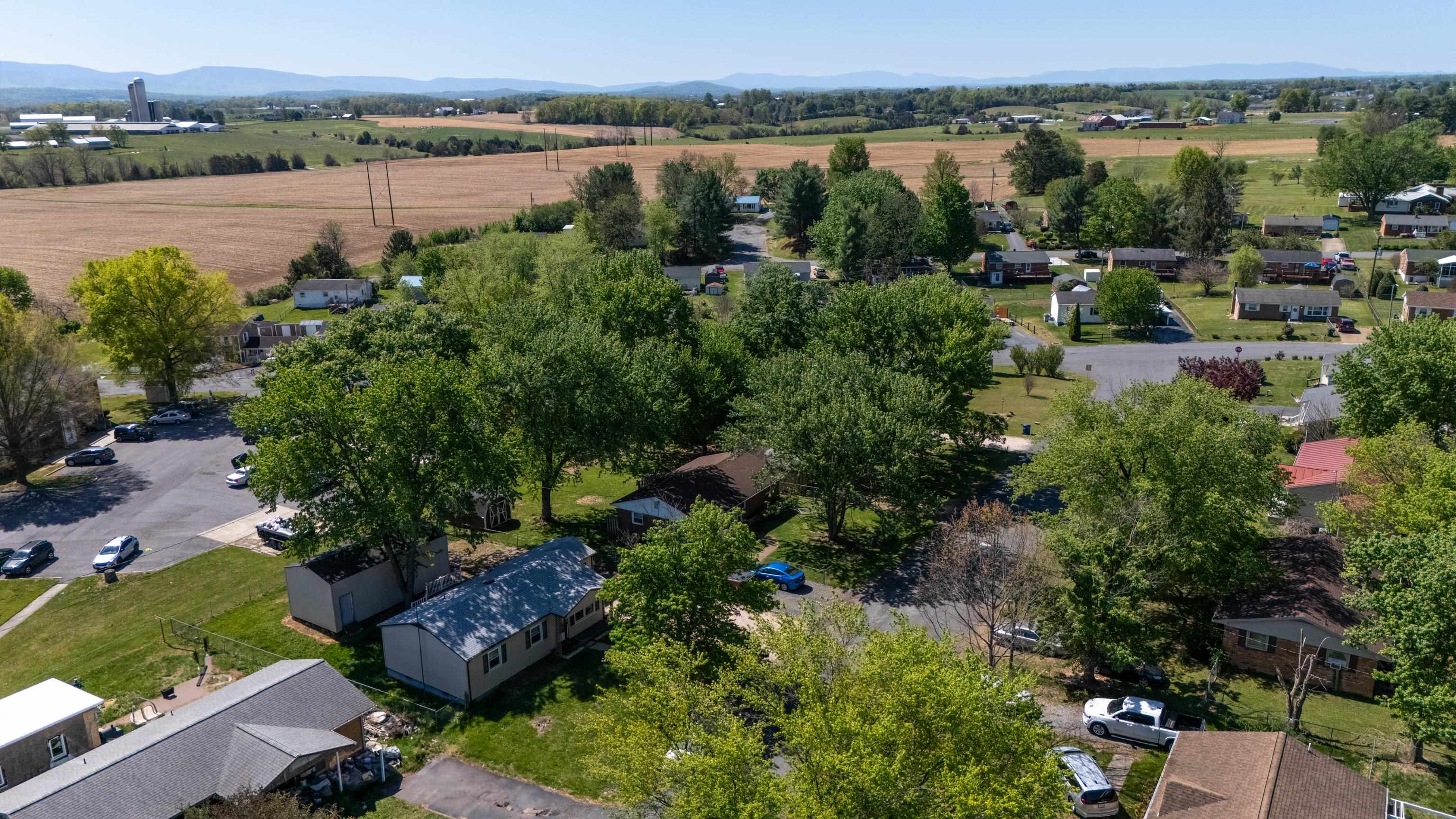 27 SHEN VALLEY DR, WEYERS CAVE, Virginia 24486, 3 Bedrooms Bedrooms, ,1 BathroomBathrooms,Residential,27 SHEN VALLEY DR,676267 MLS # 676267