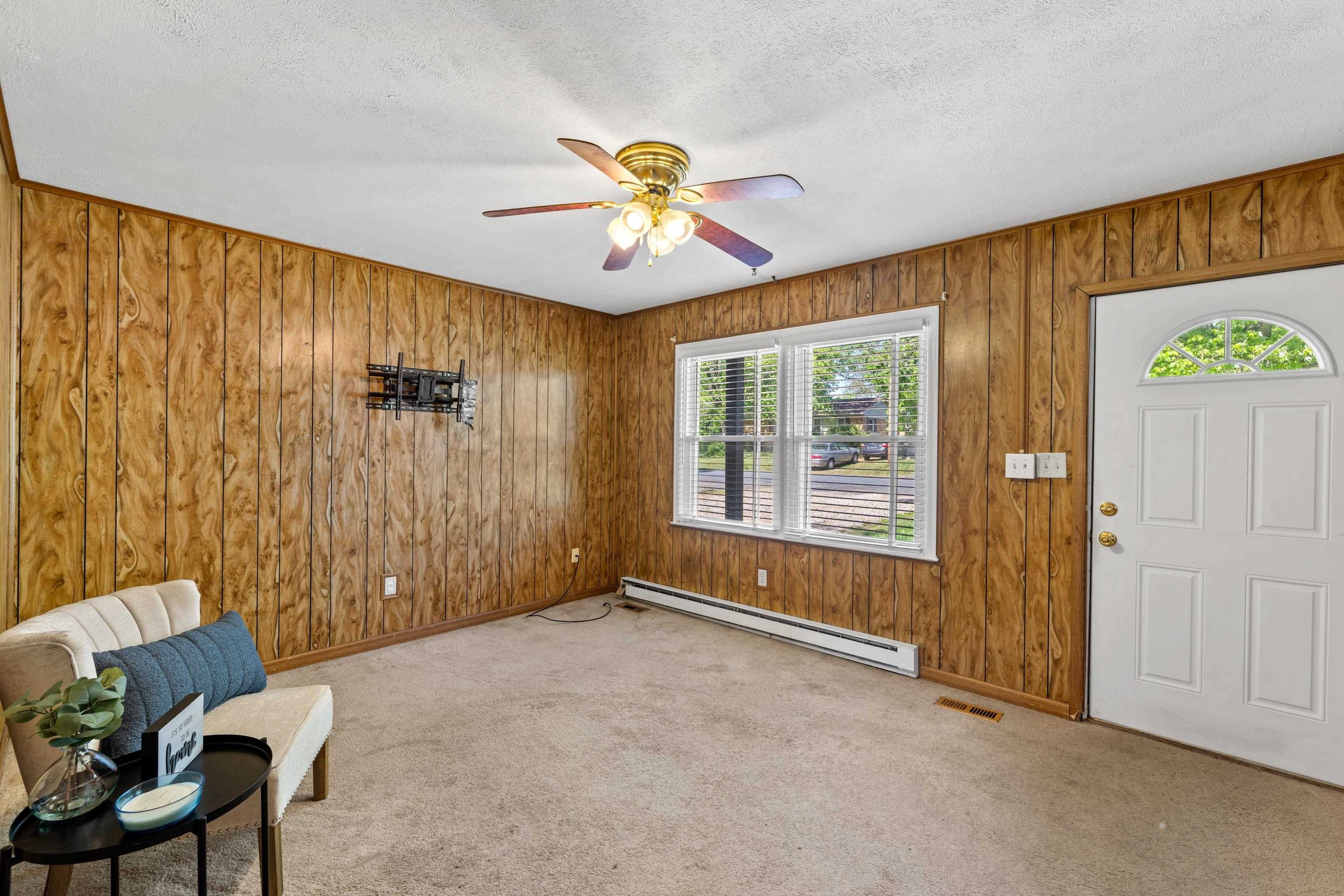 27 SHEN VALLEY DR, WEYERS CAVE, Virginia 24486, 3 Bedrooms Bedrooms, ,1 BathroomBathrooms,Residential,27 SHEN VALLEY DR,676267 MLS # 676267