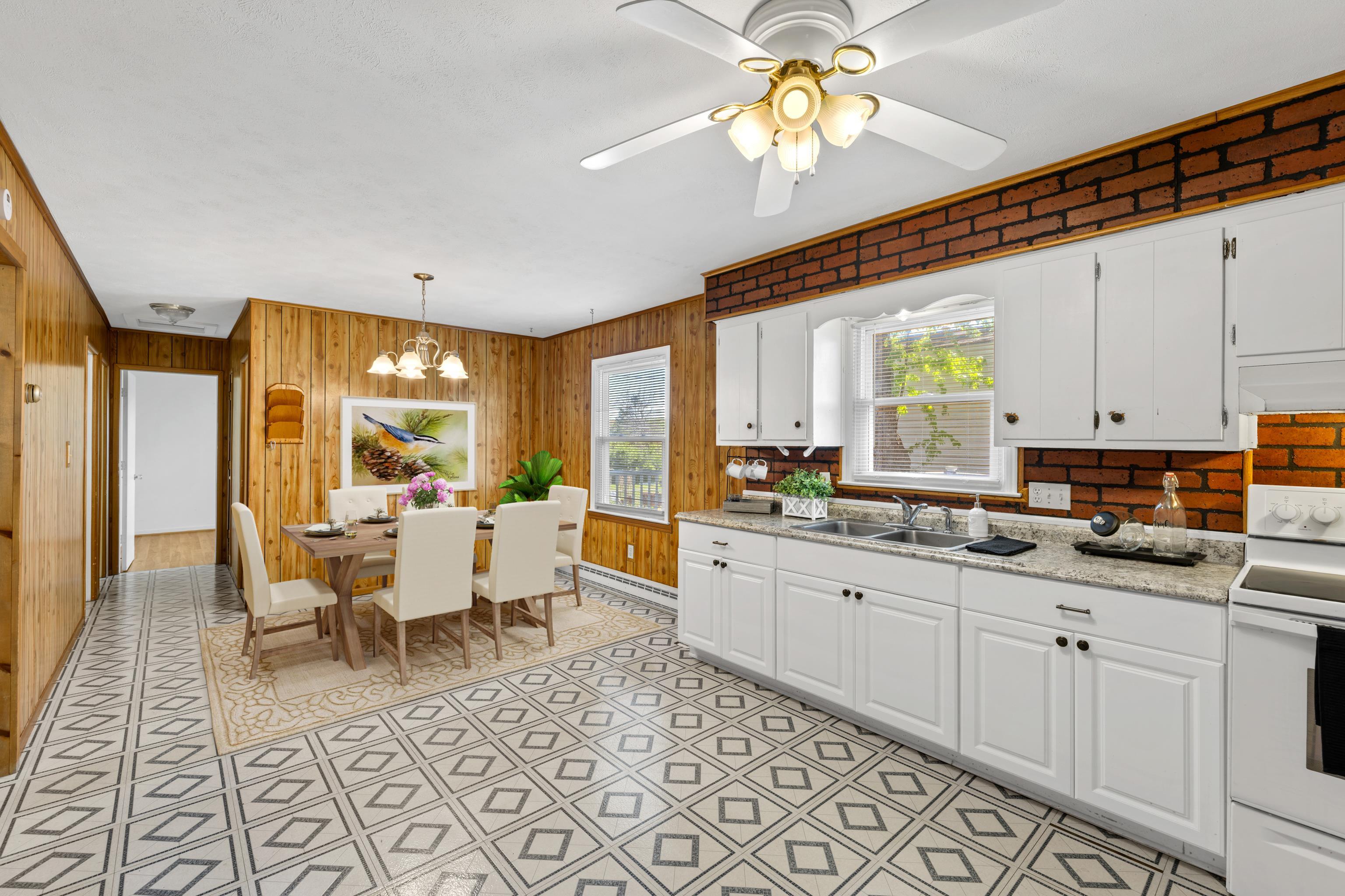 27 SHEN VALLEY DR, WEYERS CAVE, Virginia 24486, 3 Bedrooms Bedrooms, ,1 BathroomBathrooms,Residential,27 SHEN VALLEY DR,676267 MLS # 676267