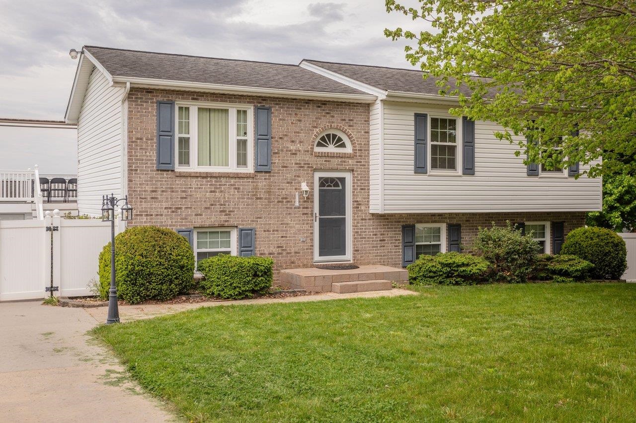 6087 W DONNAGAIL DR, PENN LAIRD, Virginia 22846, 4 Bedrooms Bedrooms, ,2 BathroomsBathrooms,Residential,6087 W DONNAGAIL DR,676272 MLS # 676272