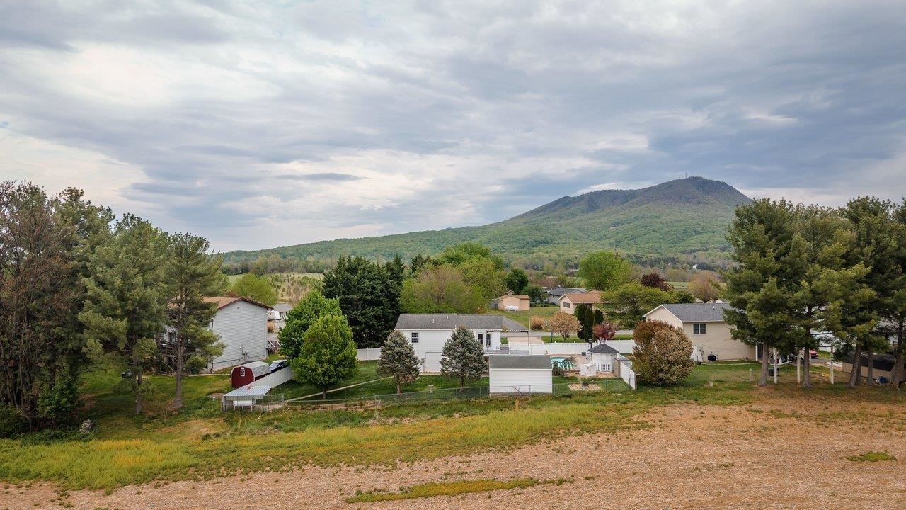 6087 W DONNAGAIL DR, PENN LAIRD, Virginia 22846, 4 Bedrooms Bedrooms, ,2 BathroomsBathrooms,Residential,6087 W DONNAGAIL DR,676272 MLS # 676272