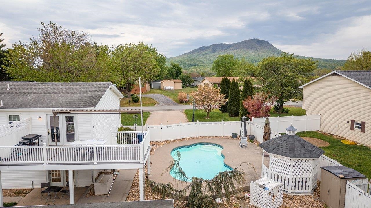 6087 W DONNAGAIL DR, PENN LAIRD, Virginia 22846, 4 Bedrooms Bedrooms, ,2 BathroomsBathrooms,Residential,6087 W DONNAGAIL DR,676272 MLS # 676272