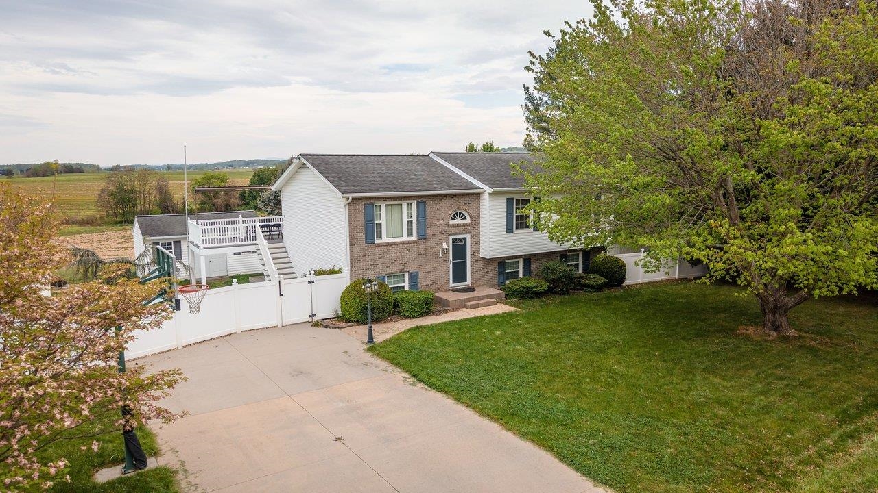 6087 W DONNAGAIL DR, PENN LAIRD, Virginia 22846, 4 Bedrooms Bedrooms, ,2 BathroomsBathrooms,Residential,6087 W DONNAGAIL DR,676272 MLS # 676272