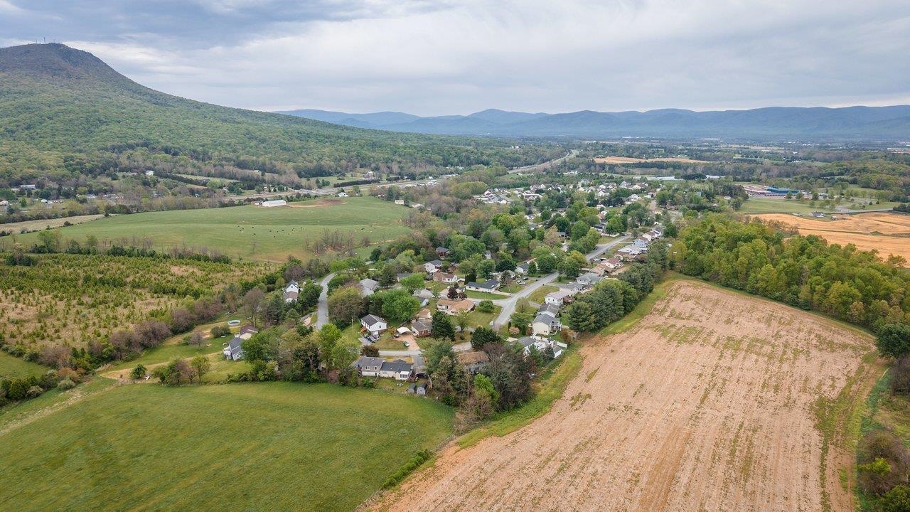 6087 W DONNAGAIL DR, PENN LAIRD, Virginia 22846, 4 Bedrooms Bedrooms, ,2 BathroomsBathrooms,Residential,6087 W DONNAGAIL DR,676272 MLS # 676272