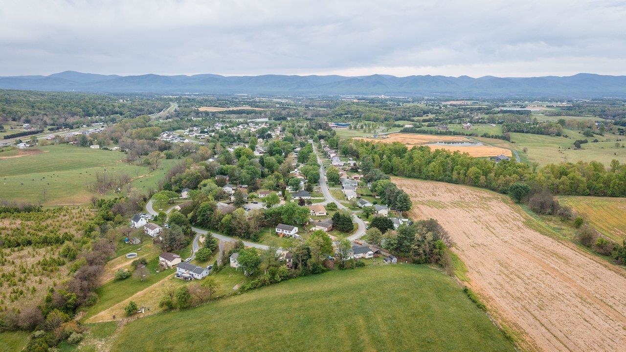 6087 W DONNAGAIL DR, PENN LAIRD, Virginia 22846, 4 Bedrooms Bedrooms, ,2 BathroomsBathrooms,Residential,6087 W DONNAGAIL DR,676272 MLS # 676272