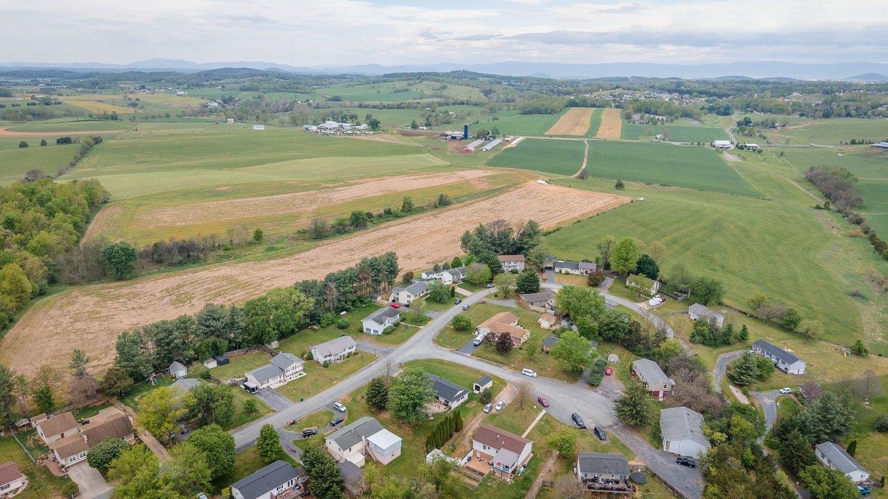 6087 W DONNAGAIL DR, PENN LAIRD, Virginia 22846, 4 Bedrooms Bedrooms, ,2 BathroomsBathrooms,Residential,6087 W DONNAGAIL DR,676272 MLS # 676272