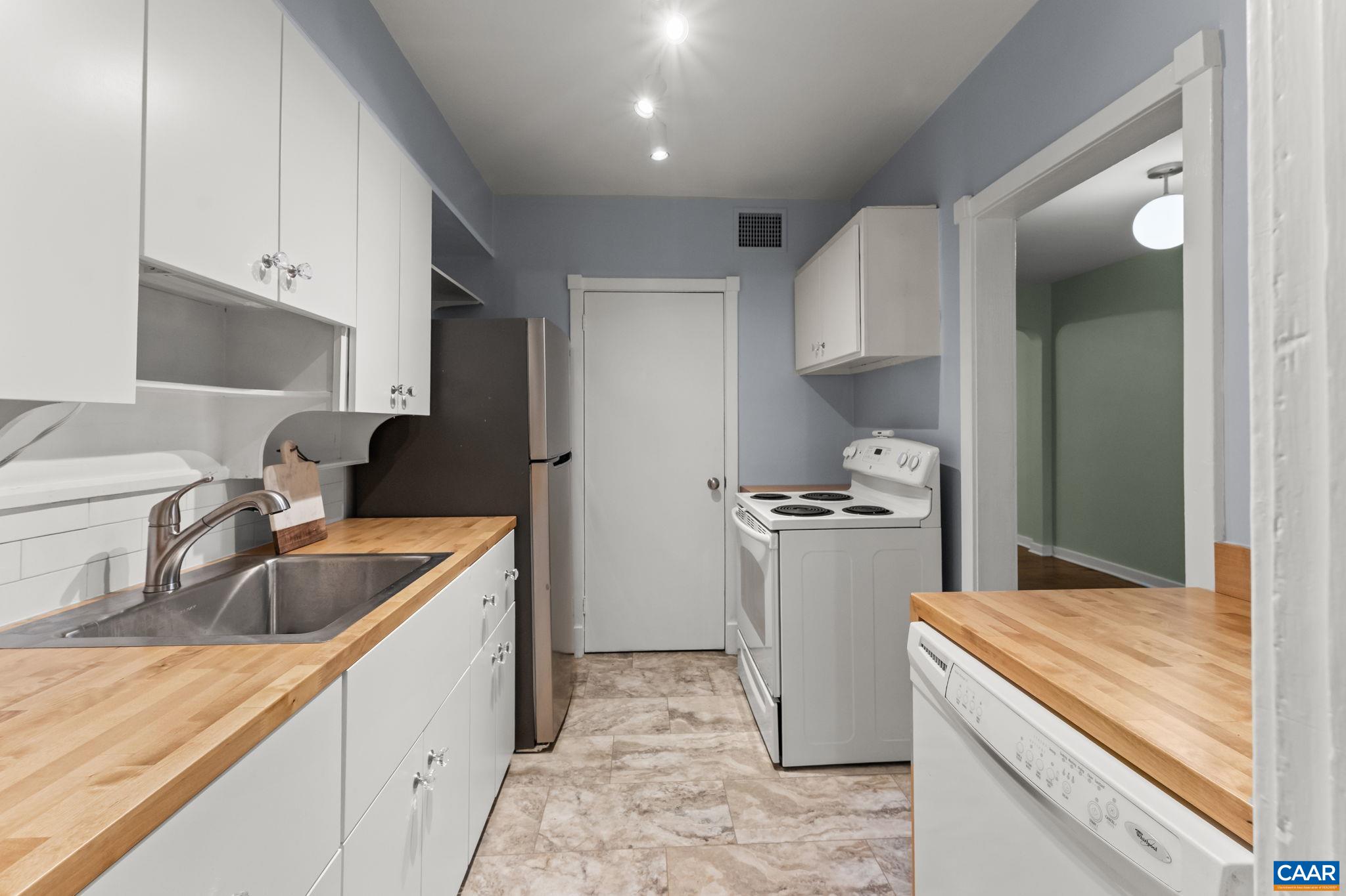 119 WEST PARK DR, CHARLOTTESVILLE, Virginia 22901, 3 Bedrooms Bedrooms, ,1 BathroomBathrooms,Residential,119 WEST PARK DR,676275 MLS # 676275