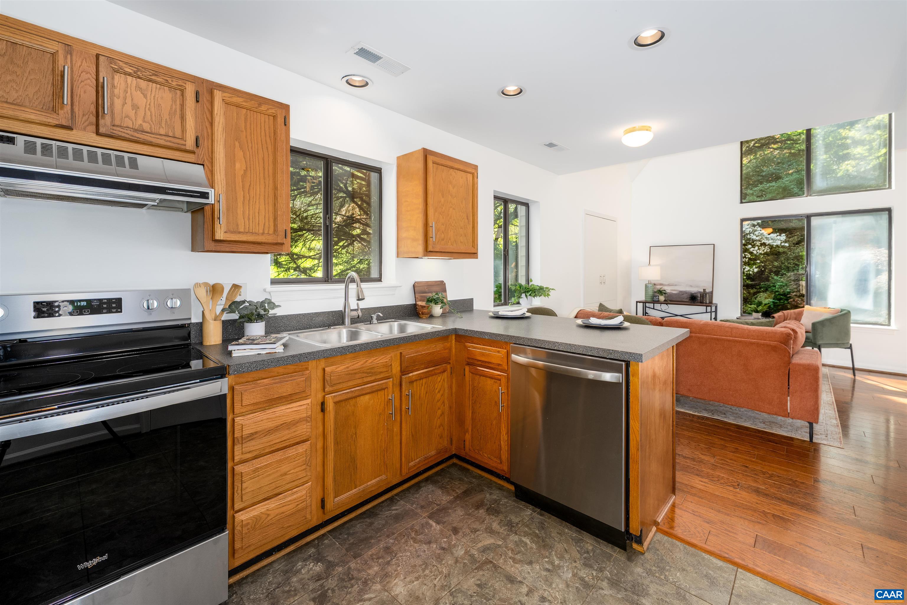 220 HOMESTEAD LN, CHARLOTTESVILLE, Virginia 22902, 3 Bedrooms Bedrooms, ,2 BathroomsBathrooms,Residential,220 HOMESTEAD LN,676061 MLS # 676061