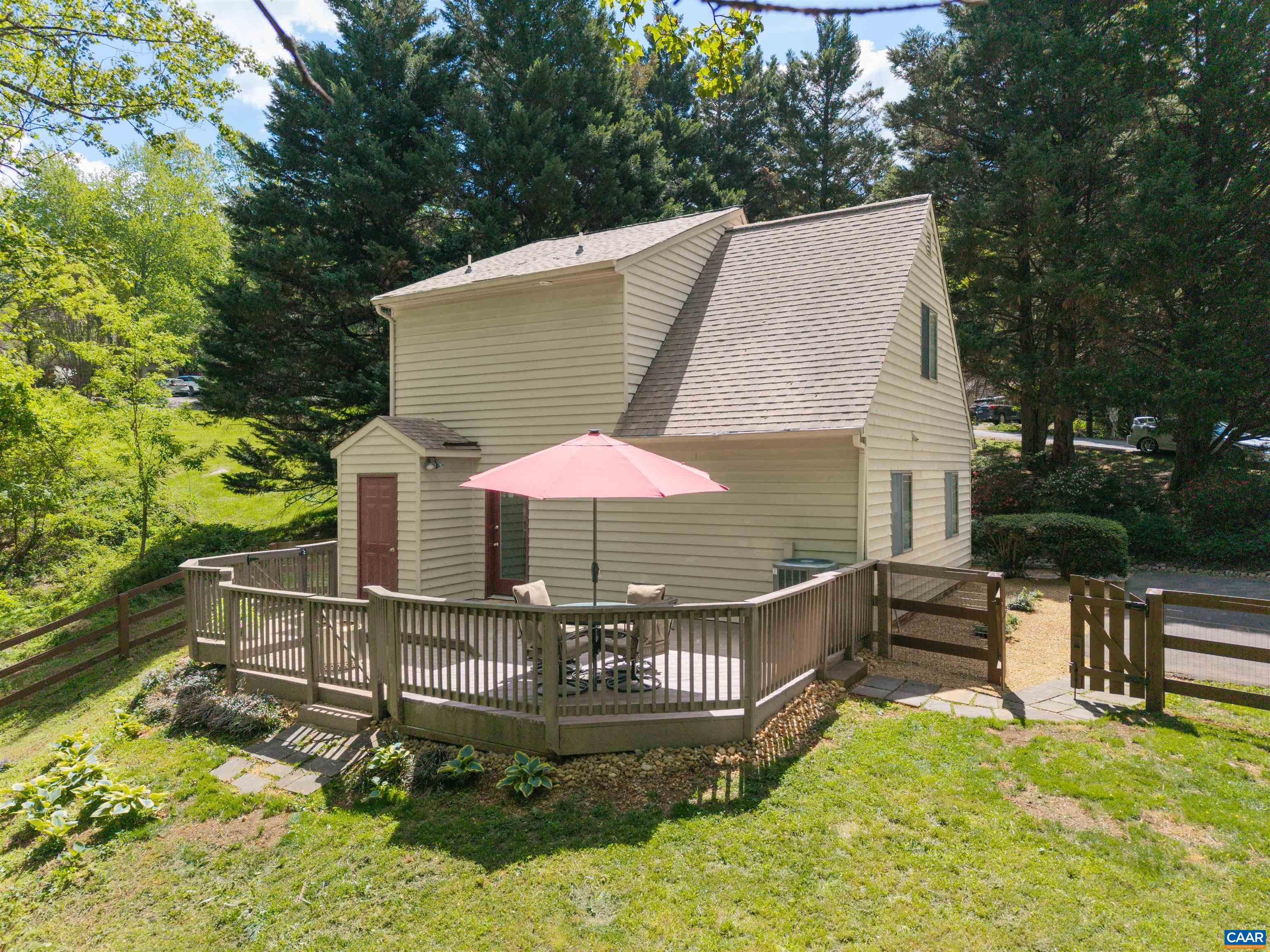 220 HOMESTEAD LN, CHARLOTTESVILLE, Virginia 22902, 3 Bedrooms Bedrooms, ,2 BathroomsBathrooms,Residential,220 HOMESTEAD LN,676061 MLS # 676061