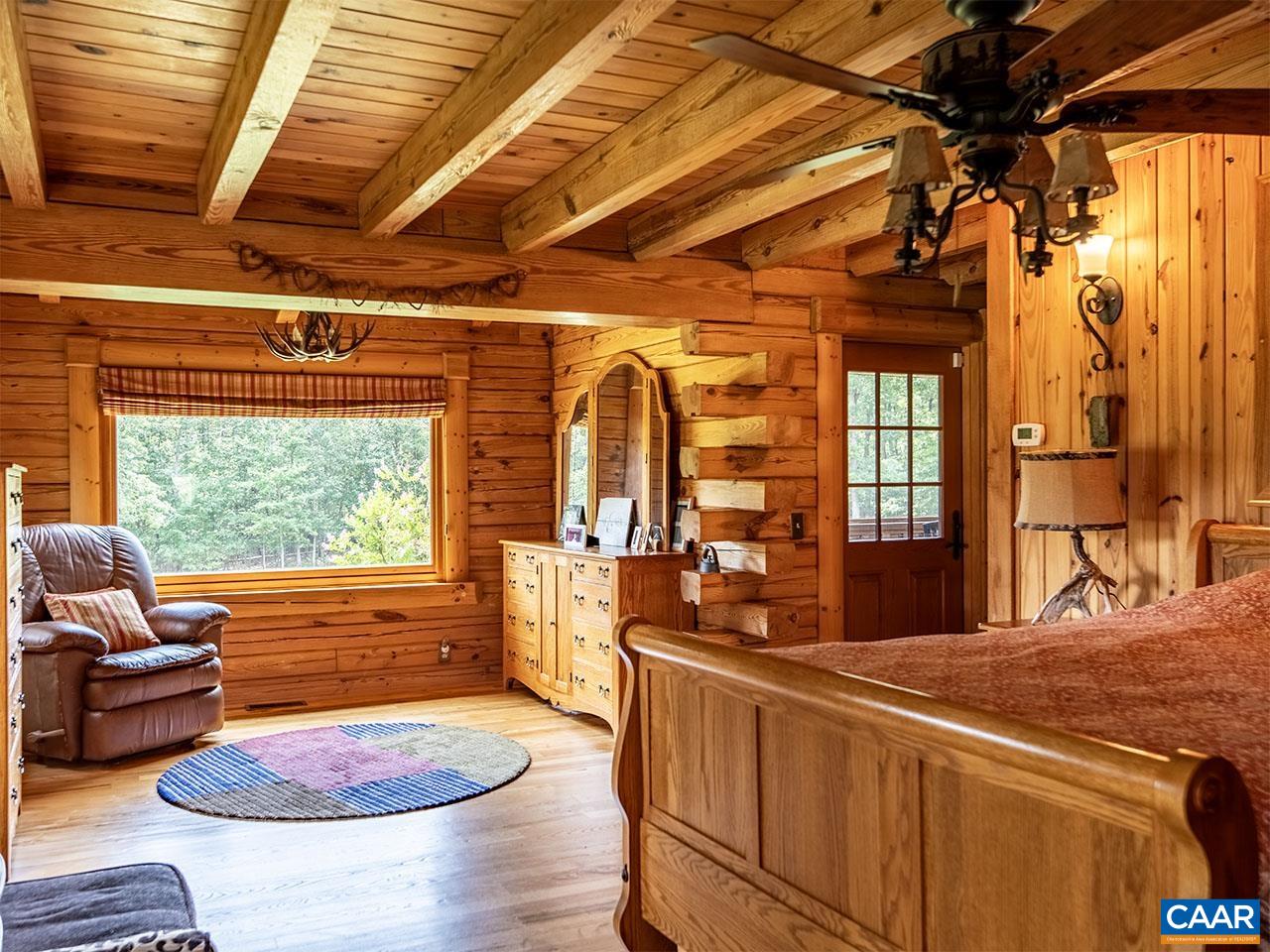 has a private screened-in porch