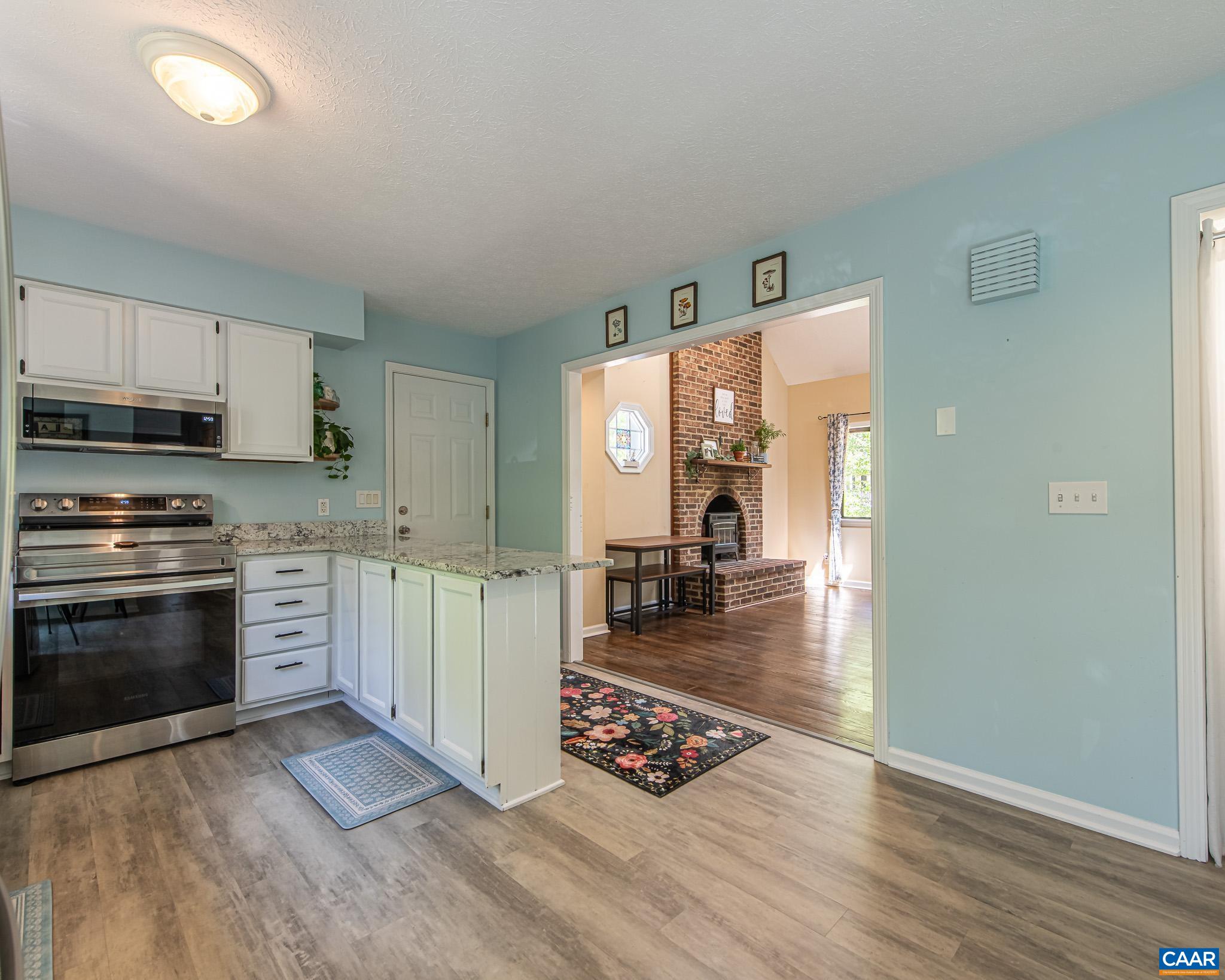 942 JEFFERSON DR, PALMYRA, Virginia 22963, 3 Bedrooms Bedrooms, ,2 BathroomsBathrooms,Residential,HELLO-CHARMING HOME!,942 JEFFERSON DR,676193 MLS # 676193