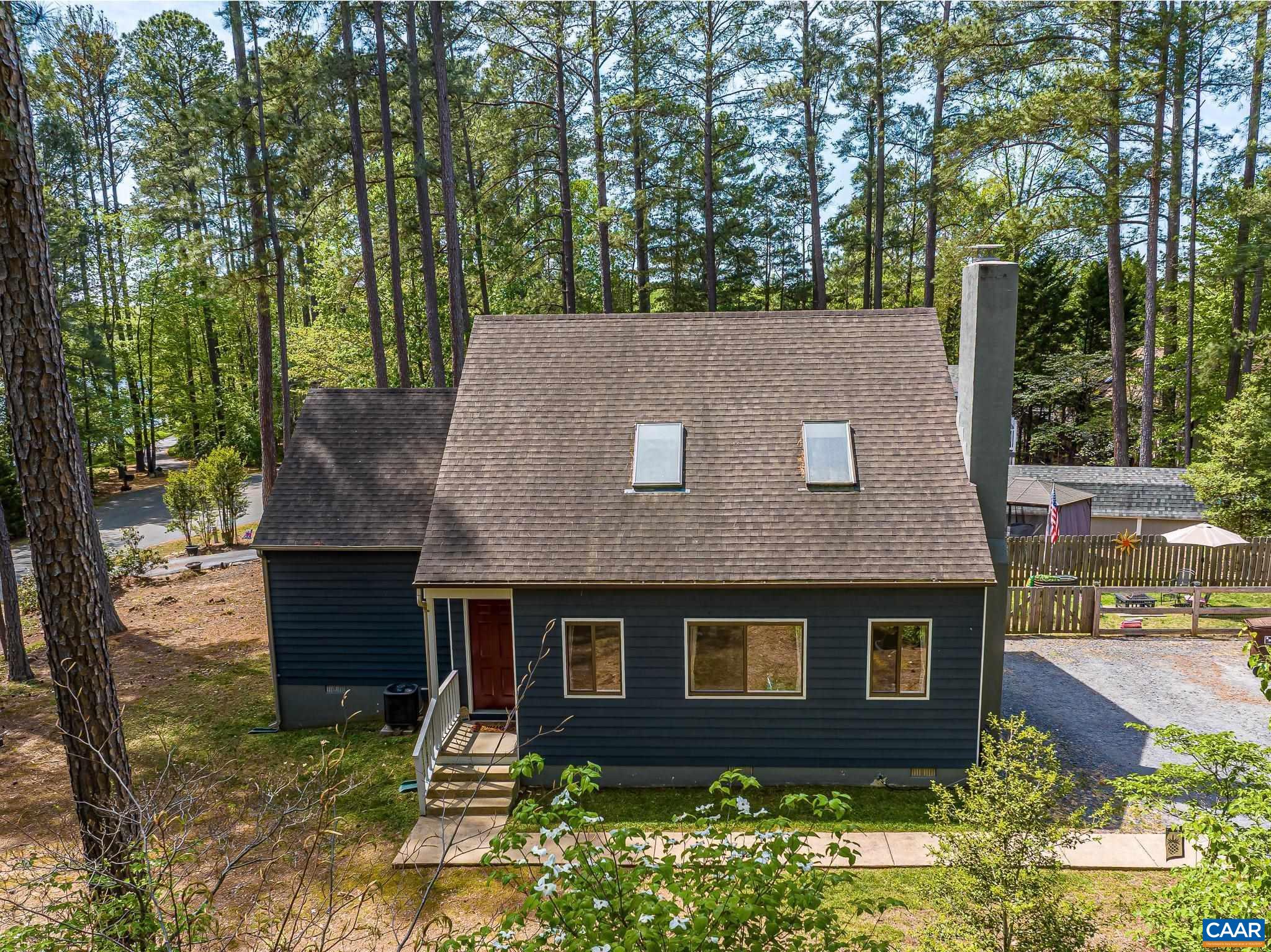 942 JEFFERSON DR, PALMYRA, Virginia 22963, 3 Bedrooms Bedrooms, ,2 BathroomsBathrooms,Residential,HELLO-CHARMING HOME!,942 JEFFERSON DR,676193 MLS # 676193