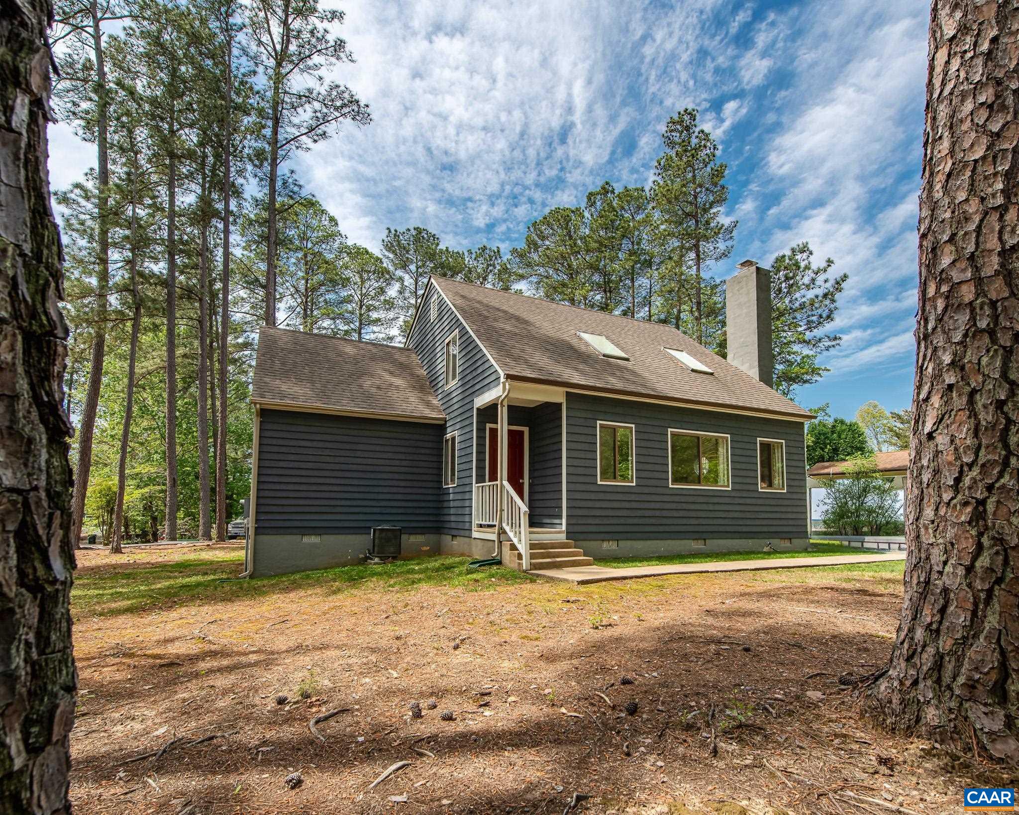 942 JEFFERSON DR, PALMYRA, Virginia 22963, 3 Bedrooms Bedrooms, ,2 BathroomsBathrooms,Residential,HELLO-CHARMING HOME!,942 JEFFERSON DR,676193 MLS # 676193