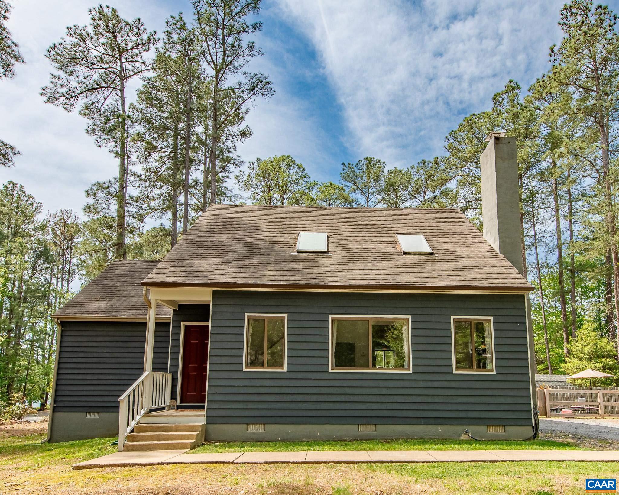 942 JEFFERSON DR, PALMYRA, Virginia 22963, 3 Bedrooms Bedrooms, ,2 BathroomsBathrooms,Residential,HELLO-CHARMING HOME!,942 JEFFERSON DR,676193 MLS # 676193