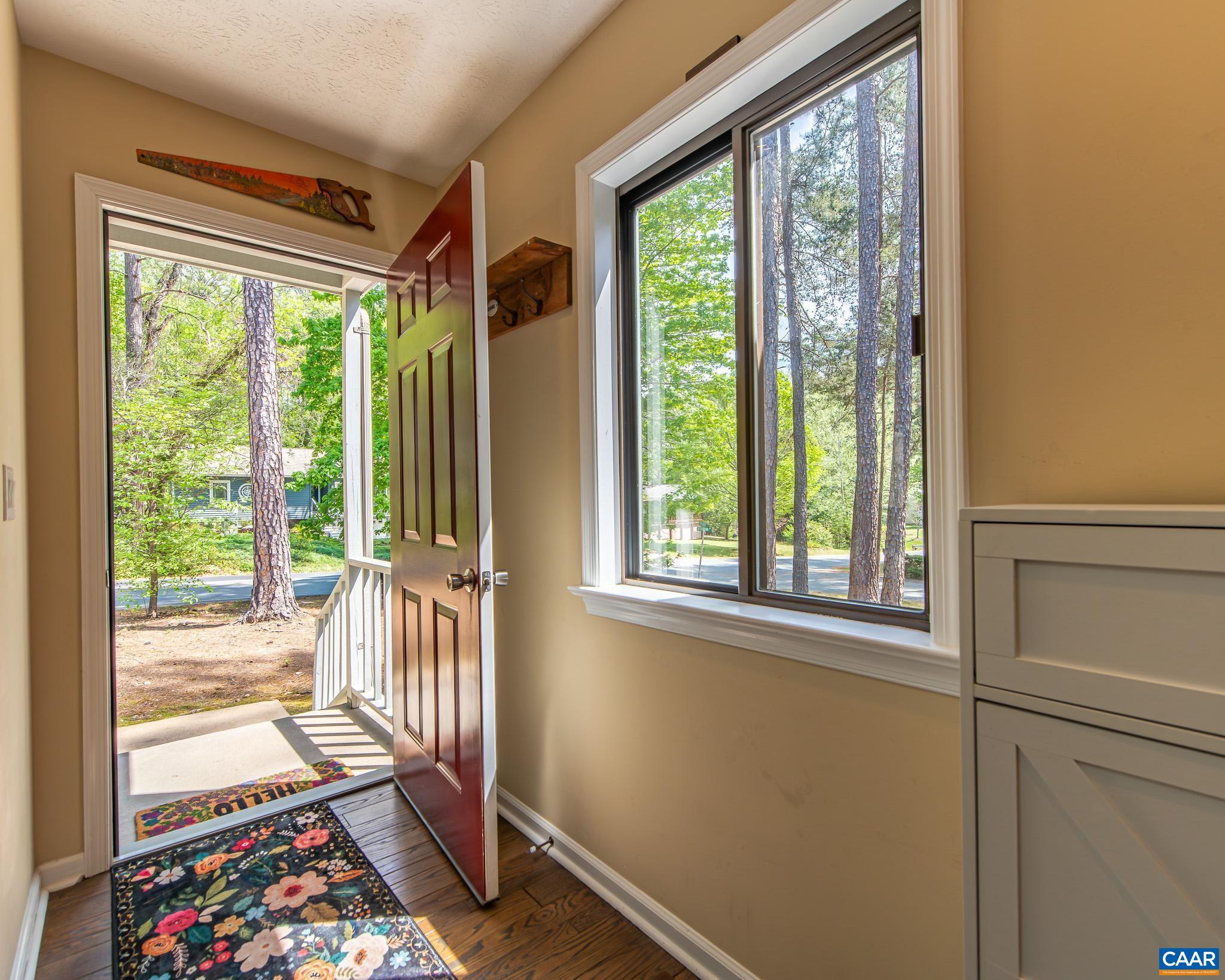 942 JEFFERSON DR, PALMYRA, Virginia 22963, 3 Bedrooms Bedrooms, ,2 BathroomsBathrooms,Residential,HELLO-CHARMING HOME!,942 JEFFERSON DR,676193 MLS # 676193