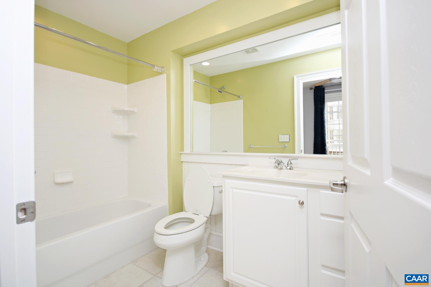 1001 E MARKET ST, CHARLOTTESVILLE, Virginia 22902, 1 Bedroom Bedrooms, ,1 BathroomBathrooms,Residential,1001 E MARKET ST,676282 MLS # 676282