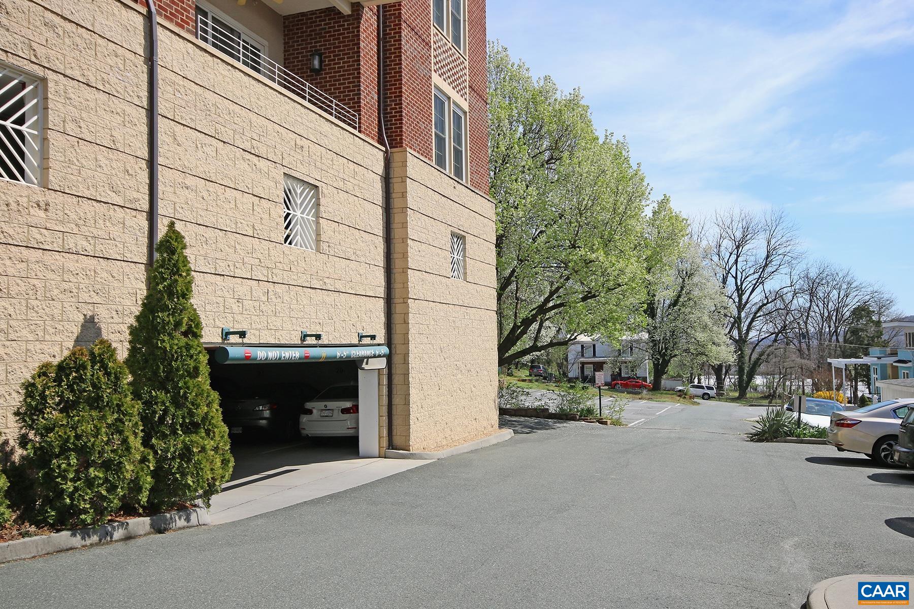 1001 E MARKET ST, CHARLOTTESVILLE, Virginia 22902, 1 Bedroom Bedrooms, ,1 BathroomBathrooms,Residential,1001 E MARKET ST,676282 MLS # 676282