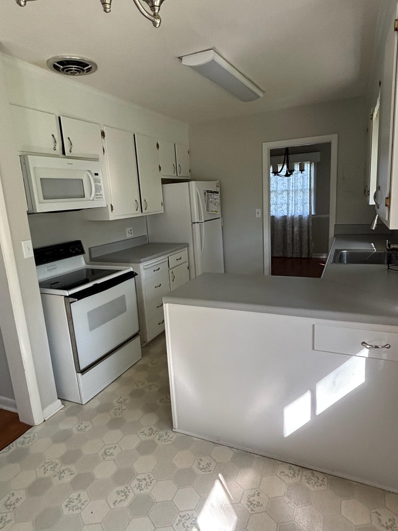 364 RIDGE CIR, WAYNESBORO, Virginia 22980, 4 Bedrooms Bedrooms, ,1 BathroomBathrooms,Residential,364 RIDGE CIR,676284 MLS # 676284