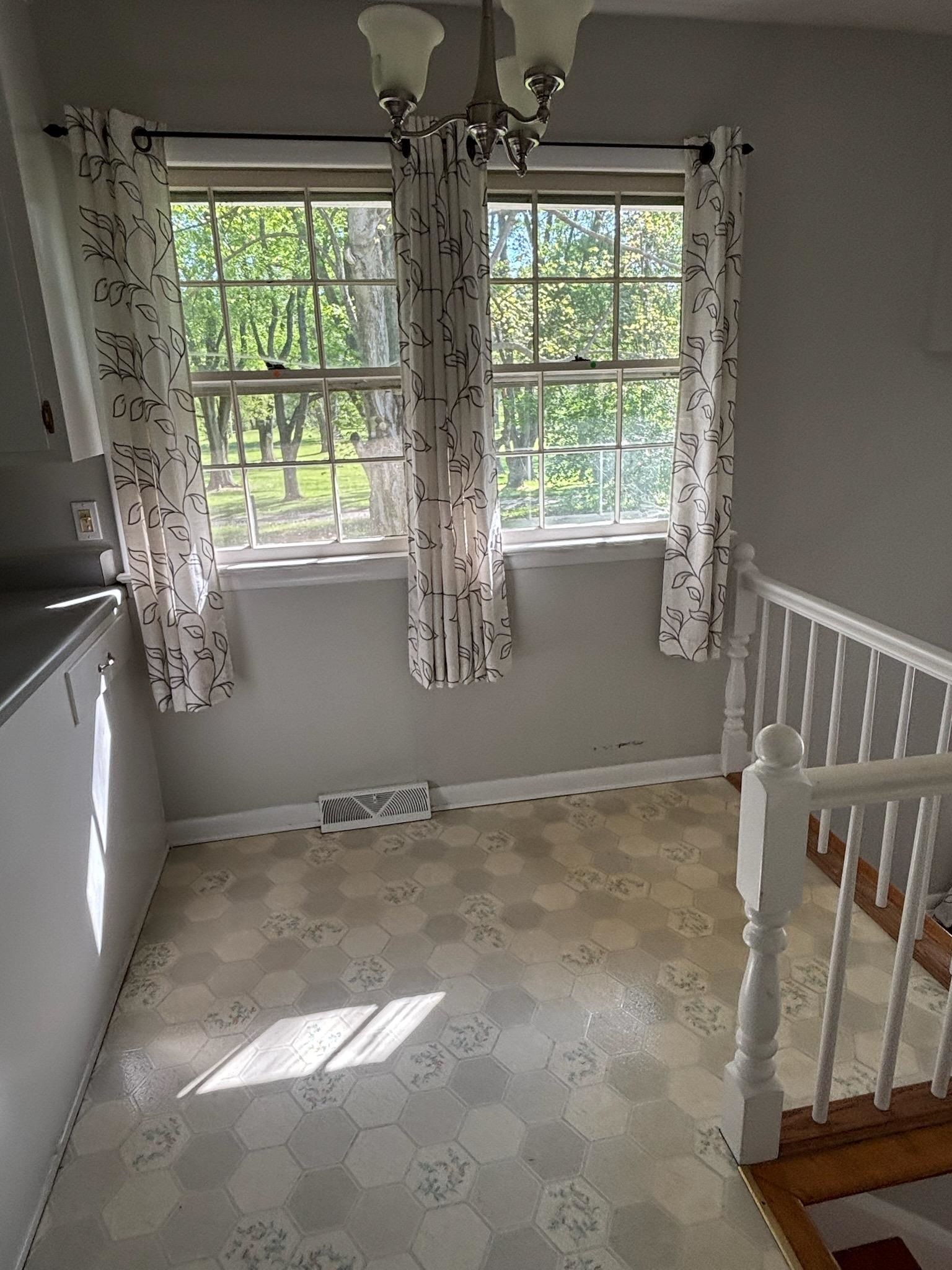 364 RIDGE CIR, WAYNESBORO, Virginia 22980, 4 Bedrooms Bedrooms, ,1 BathroomBathrooms,Residential,364 RIDGE CIR,676284 MLS # 676284