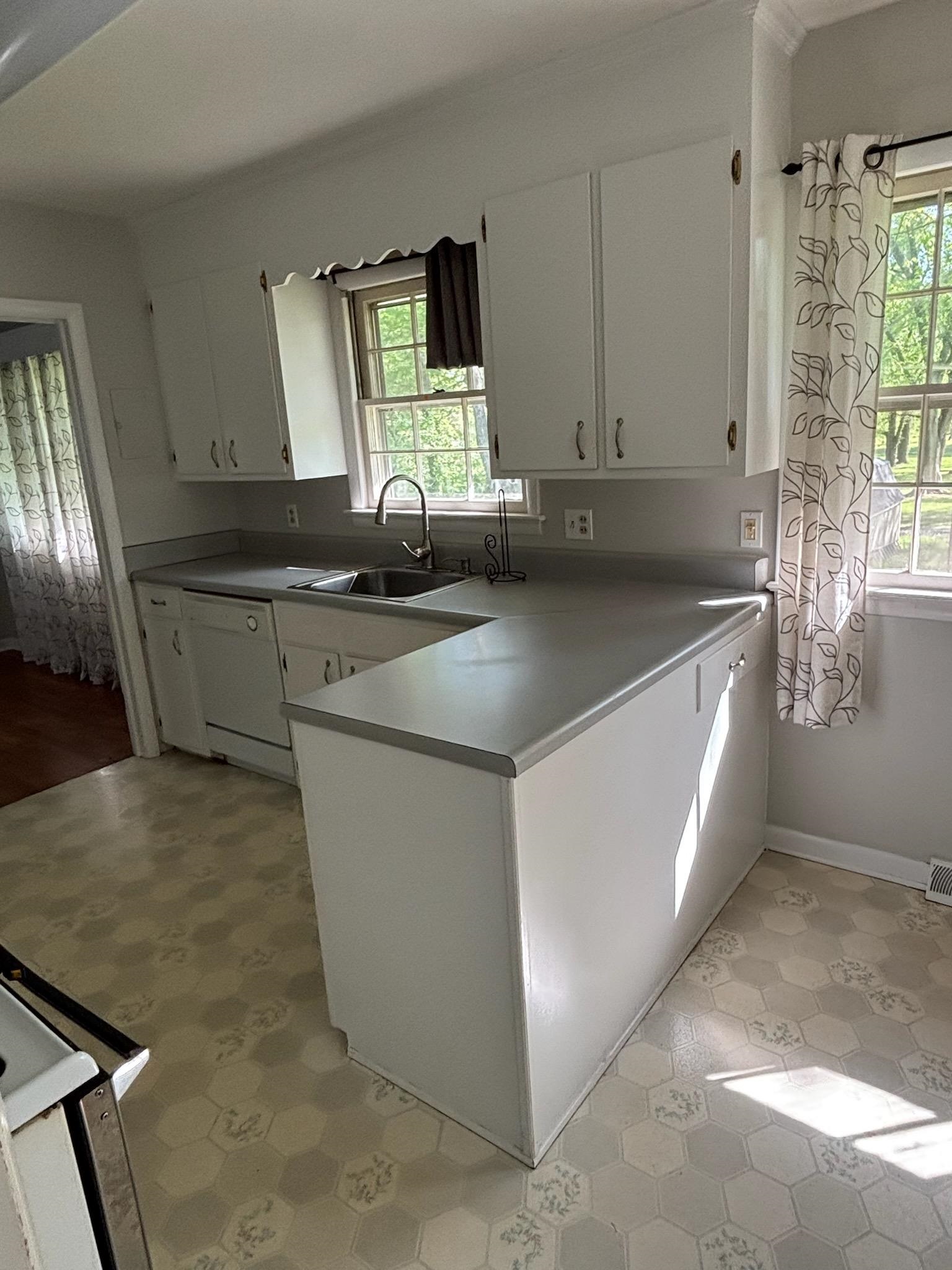 364 RIDGE CIR, WAYNESBORO, Virginia 22980, 4 Bedrooms Bedrooms, ,1 BathroomBathrooms,Residential,364 RIDGE CIR,676284 MLS # 676284