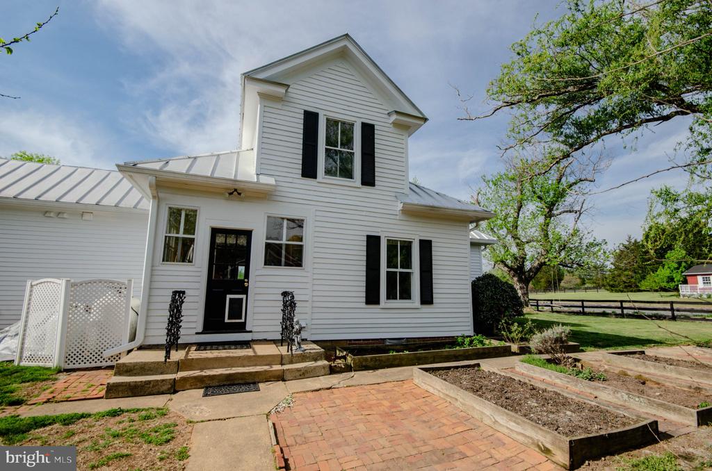 575 PERKINS RD, KENTS STORE, Virginia 23084, 3 Bedrooms Bedrooms, ,2 BathroomsBathrooms,Residential,575 PERKINS RD,VAFN2000640 MLS # VAFN2000640