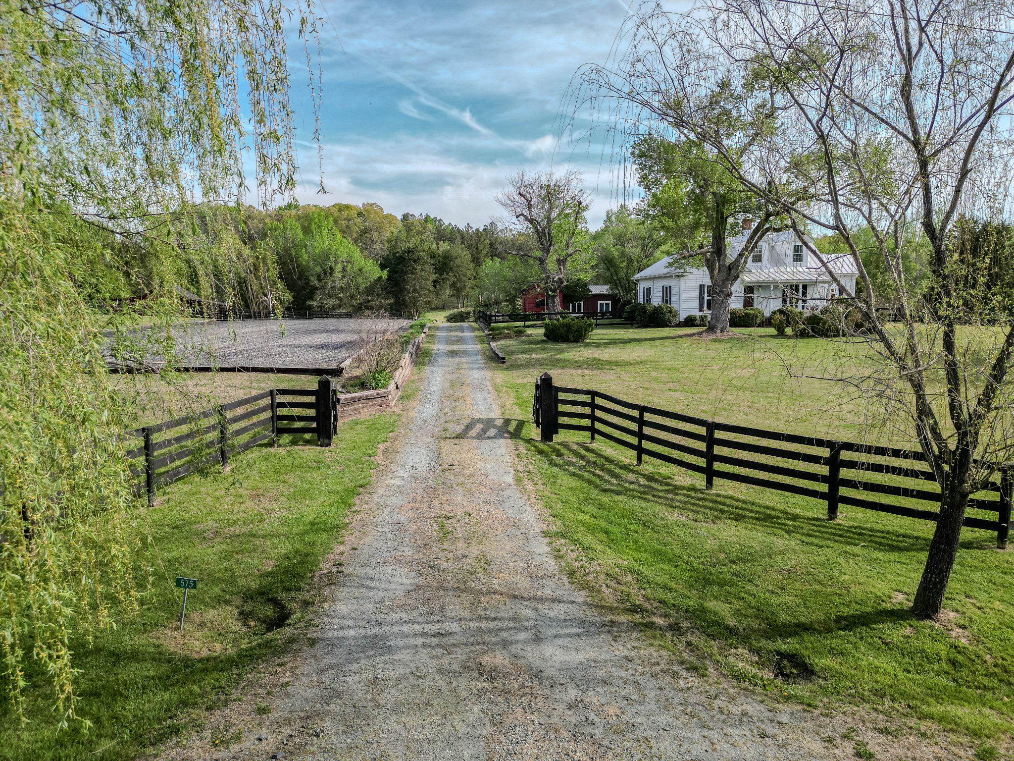 575 PERKINS RD, KENTS STORE, Virginia 23084, 3 Bedrooms Bedrooms, ,2 BathroomsBathrooms,Residential,575 PERKINS RD,VAFN2000640 MLS # VAFN2000640