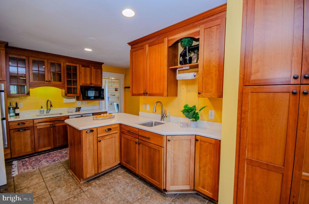 575 PERKINS RD, KENTS STORE, Virginia 23084, 3 Bedrooms Bedrooms, ,2 BathroomsBathrooms,Residential,575 PERKINS RD,VAFN2000640 MLS # VAFN2000640