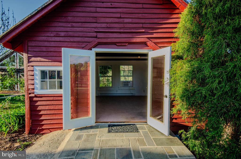 575 PERKINS RD, KENTS STORE, Virginia 23084, 3 Bedrooms Bedrooms, ,2 BathroomsBathrooms,Residential,575 PERKINS RD,VAFN2000640 MLS # VAFN2000640