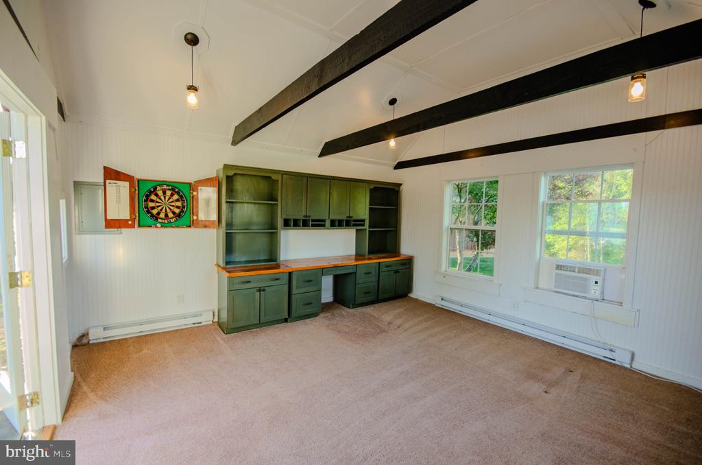 575 PERKINS RD, KENTS STORE, Virginia 23084, 3 Bedrooms Bedrooms, ,2 BathroomsBathrooms,Residential,575 PERKINS RD,VAFN2000640 MLS # VAFN2000640