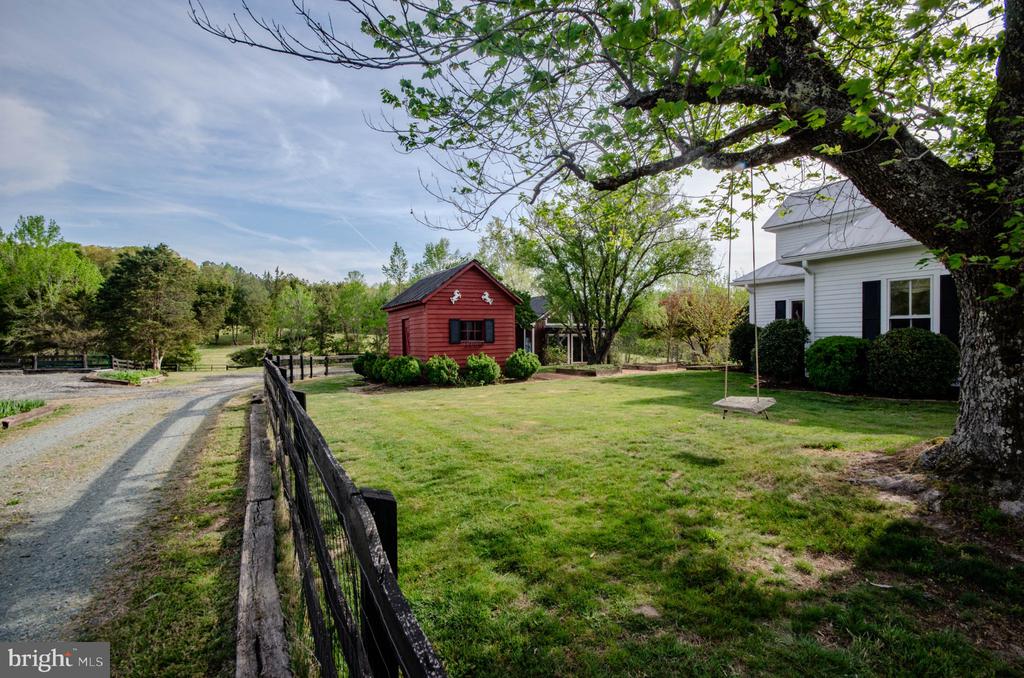 575 PERKINS RD, KENTS STORE, Virginia 23084, 3 Bedrooms Bedrooms, ,2 BathroomsBathrooms,Residential,575 PERKINS RD,VAFN2000640 MLS # VAFN2000640