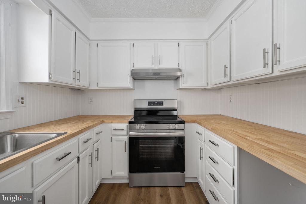 11101 CREST LN, BEALETON, Virginia 22712, 3 Bedrooms Bedrooms, ,2 BathroomsBathrooms,Residential,11101 CREST LN,VAFQ2021178 MLS # VAFQ2021178 11101 CREST LN, BEALETON, Virginia 22712, 3 Bedrooms Bedrooms, ,2 BathroomsBathrooms,Residential,11101 CREST LN,VAFQ2021178 MLS # VAFQ2021178