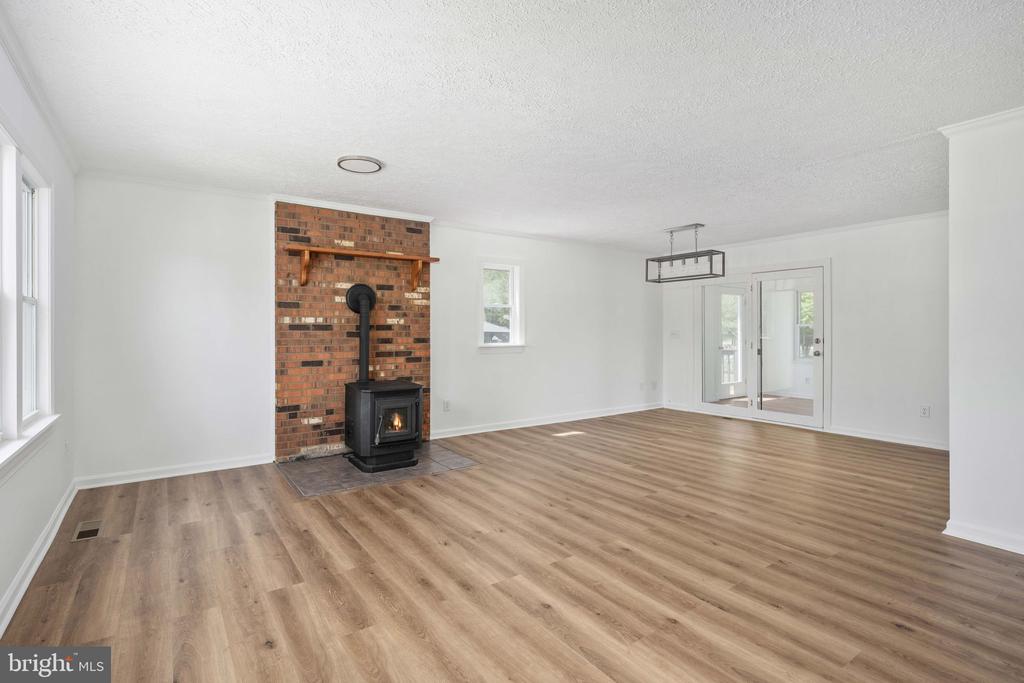 11101 CREST LN, BEALETON, Virginia 22712, 3 Bedrooms Bedrooms, ,2 BathroomsBathrooms,Residential,11101 CREST LN,VAFQ2021178 MLS # VAFQ2021178 11101 CREST LN, BEALETON, Virginia 22712, 3 Bedrooms Bedrooms, ,2 BathroomsBathrooms,Residential,11101 CREST LN,VAFQ2021178 MLS # VAFQ2021178