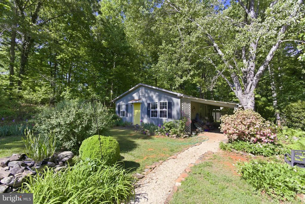 199 BLUE ROCK LN, ROSELAND, Virginia 22967, 3 Bedrooms Bedrooms, ,3 BathroomsBathrooms,Residential,199 BLUE ROCK LN,VANL2000654 MLS # VANL2000654