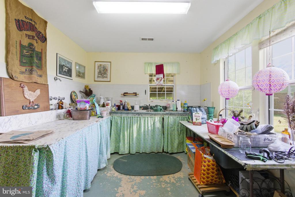 199 BLUE ROCK LN, ROSELAND, Virginia 22967, 3 Bedrooms Bedrooms, ,3 BathroomsBathrooms,Residential,199 BLUE ROCK LN,VANL2000654 MLS # VANL2000654