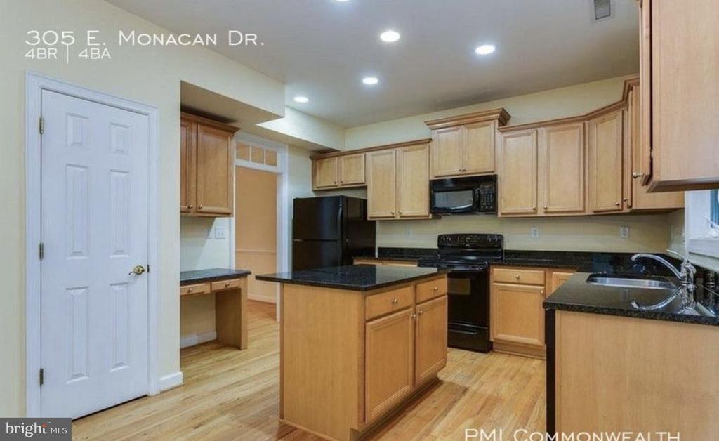 305 E MONACAN DR, CHARLOTTESVILLE, Virginia 22901, 4 Bedrooms Bedrooms, ,3 BathroomsBathrooms,Residential,305 E MONACAN DR,VAAB2001216 MLS # VAAB2001216