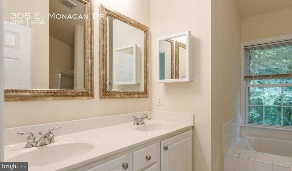 305 E MONACAN DR, CHARLOTTESVILLE, Virginia 22901, 4 Bedrooms Bedrooms, ,3 BathroomsBathrooms,Residential,305 E MONACAN DR,VAAB2001216 MLS # VAAB2001216